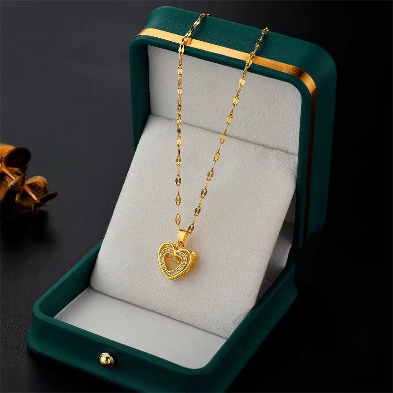 Jewelry Cute Heart Crystal Pendant Necklace Size ONE SIZE - 1 Thumbnail