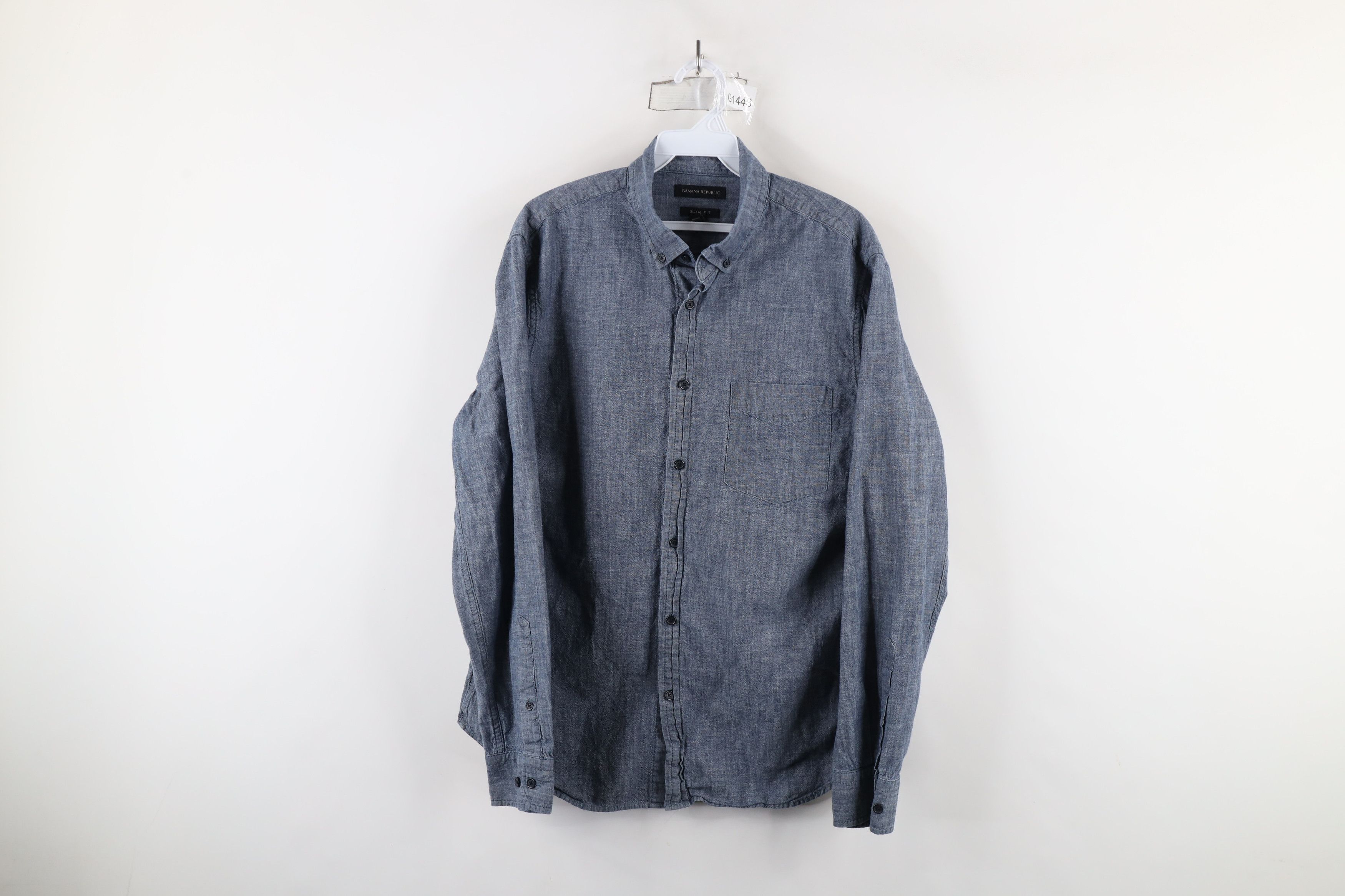 Banana Republic × Vintage Banana Republic Fit Chambray Collared Button Down Shirt Blue Size US L / EU 52-54 / 3 - 1 Thumbnail