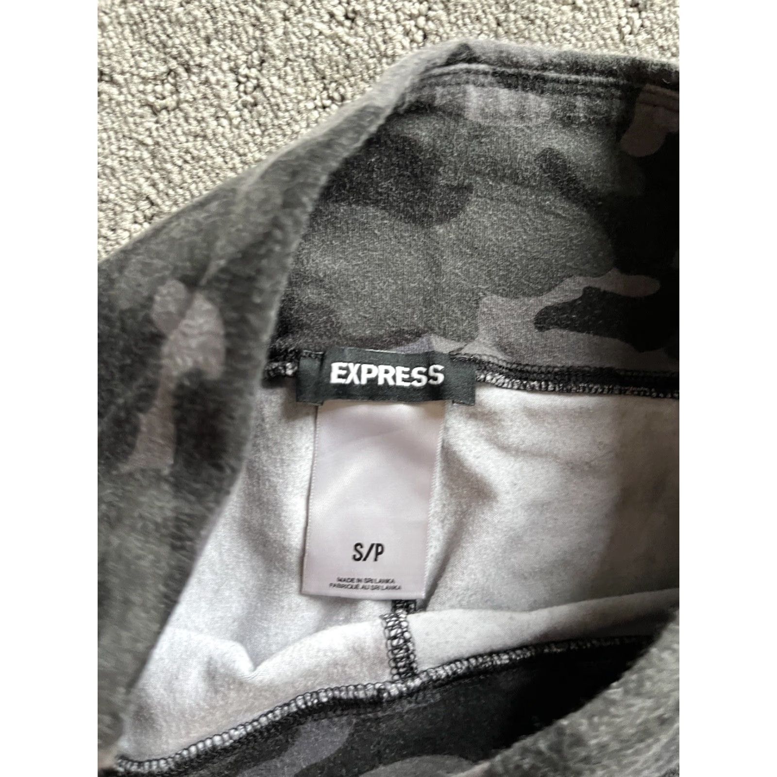 Express Express Women's Leggings Small Mid Rise Gray Camo Stretch Ankle Workout Pants, Express, Leggings, Women, S, Gray, Camouflage, 8.5-10.5 in Rise Size 28" / US 6 / IT 42 - 5 Thumbnail