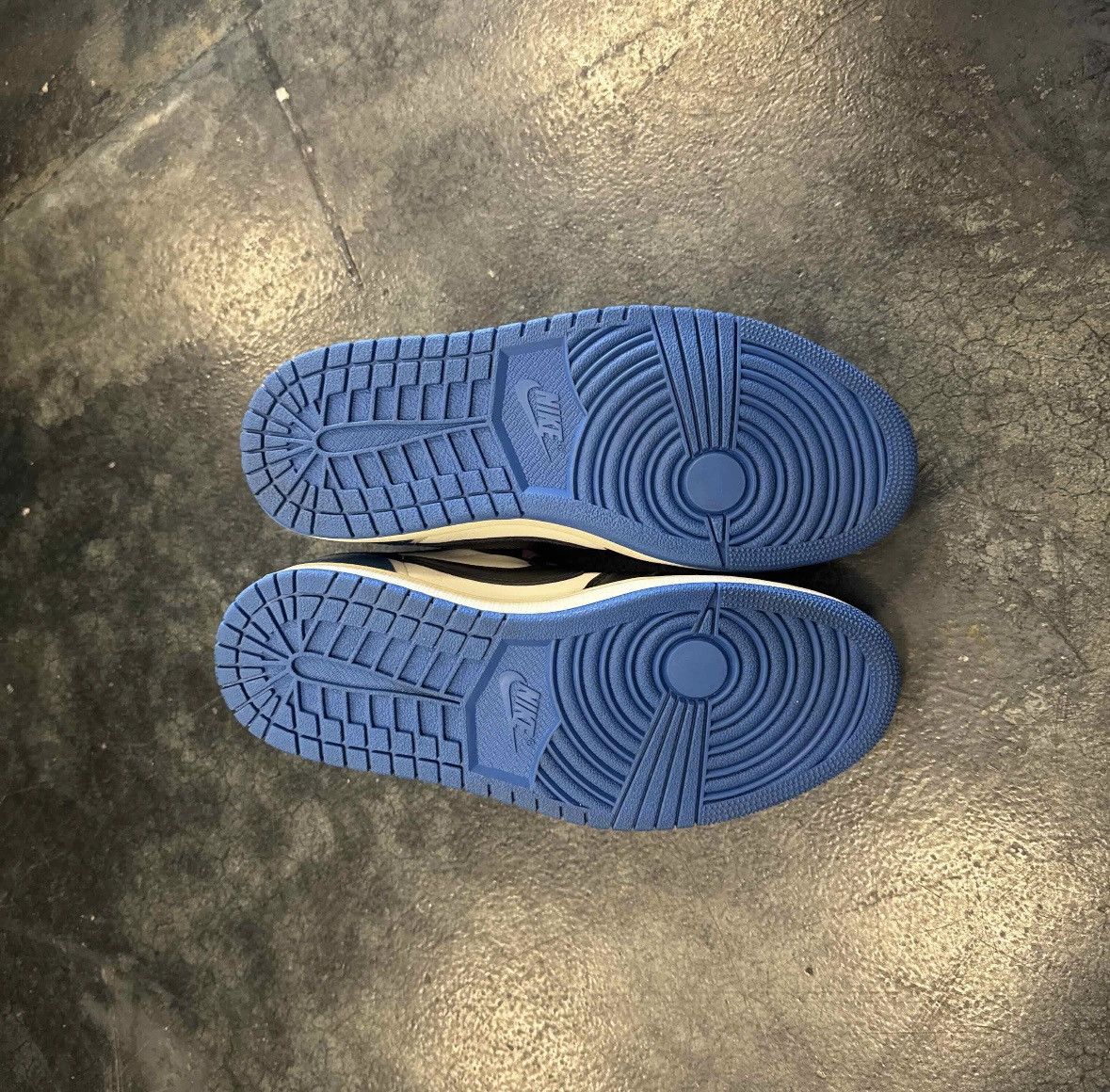Fragment Design × Nike × Travis Scott Jordan 1 Low Travis Scott Fragment Size US 6.5 / EU 39-40 - 5 Thumbnail