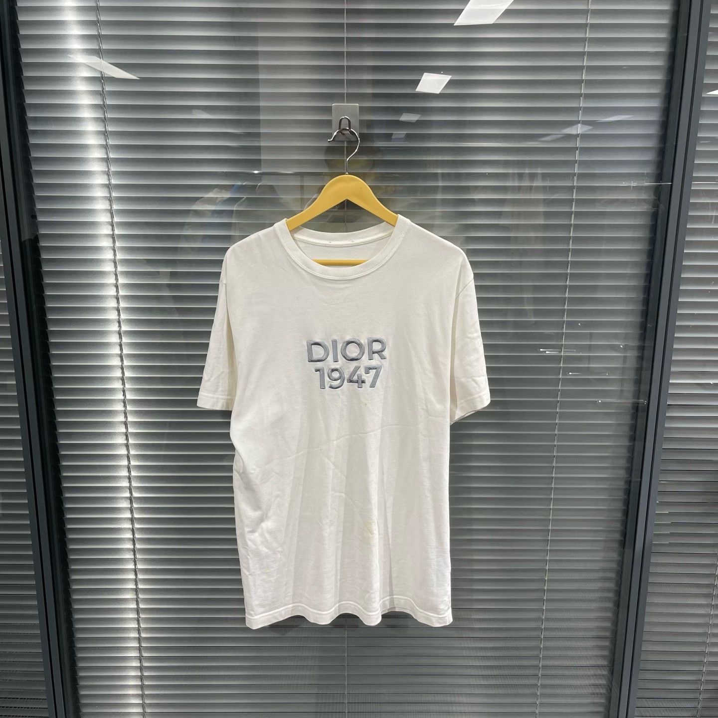 Dior Dior 1947 Embroidered Logo T-Shirt Size US S / EU 44-46 / 1 - 1 Thumbnail