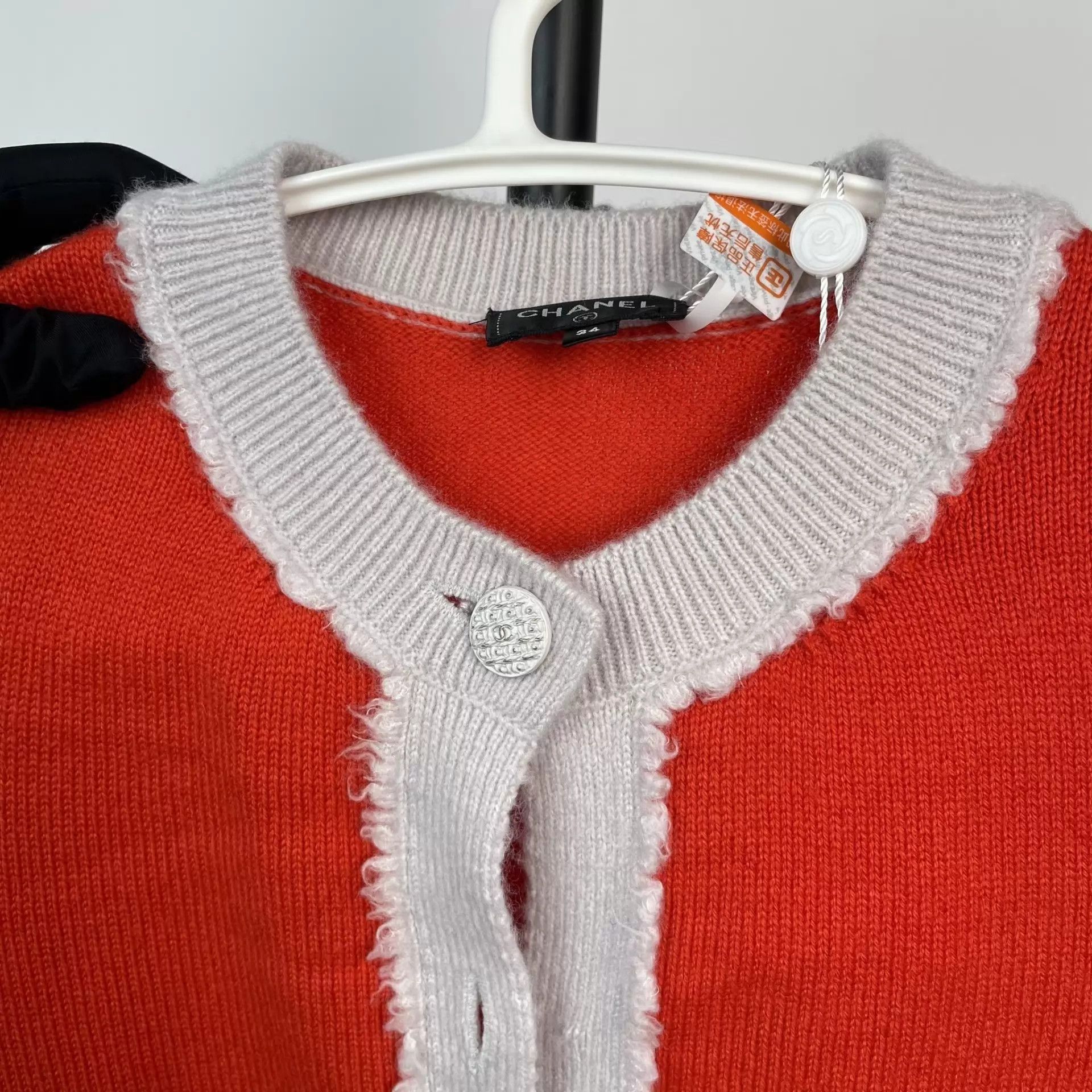 Chanel Chanel Red & White Cardigan 34 (Missing One Button) Size XS / US 0-2 / IT 36-38 - 9 Thumbnail