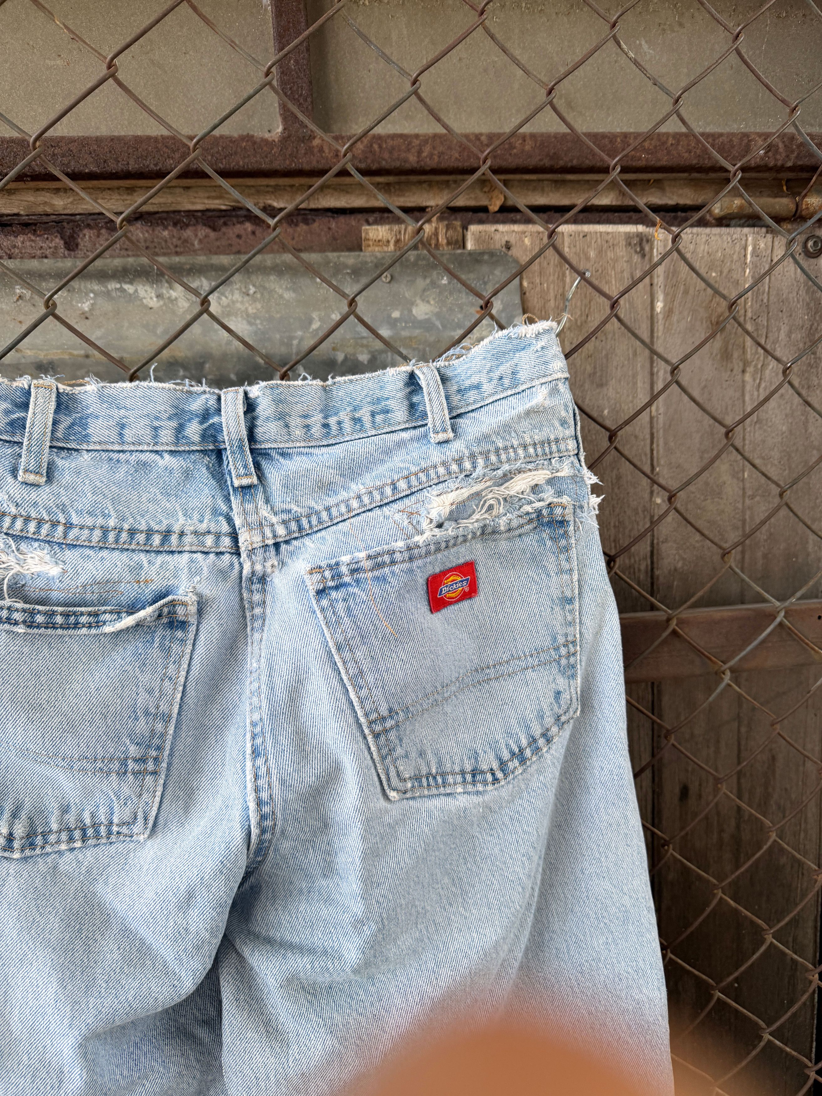 Dickies Vintage DICKIES Thrashed 3/4 Carpenter Size US 31 - 14 Thumbnail