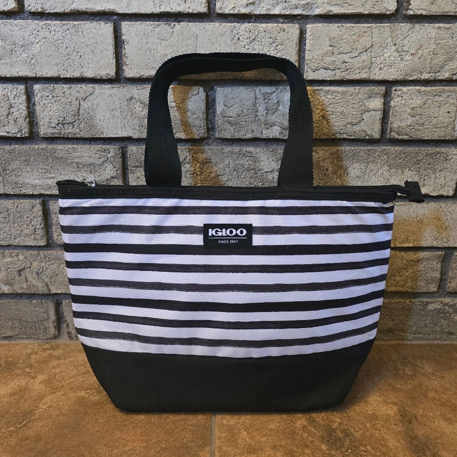 Other Black White | IGLOO | 9-Can Essential Cooler Tote Size ONE SIZE - 1 Thumbnail