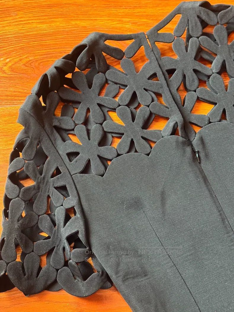 Valentino Valentino Heavy work dress Size S / US 4 / IT 40 - 3 Thumbnail