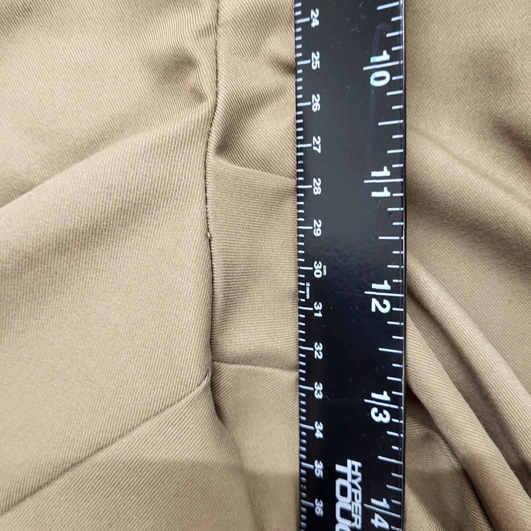Izod IZOD Men's Golf Classix Beige Pleated Expanding Waist Shorts 36 Tan EUC Size US 36 / EU 52 - 6 Thumbnail