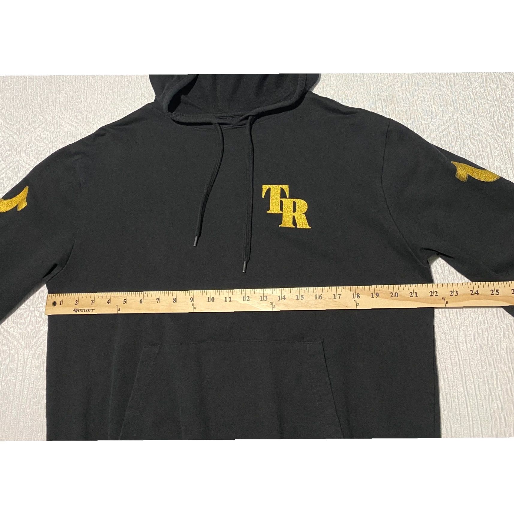 True Religion TRUE RELIGION Black Gold Logo Hoodie Sweatshirt Pullover Mens Large Black Gold Logo Graphic Print Hooded Pockets Crew Neck Long Sleeve Fall Winter Size US L / EU 52-54 / 3 - 6 Thumbnail