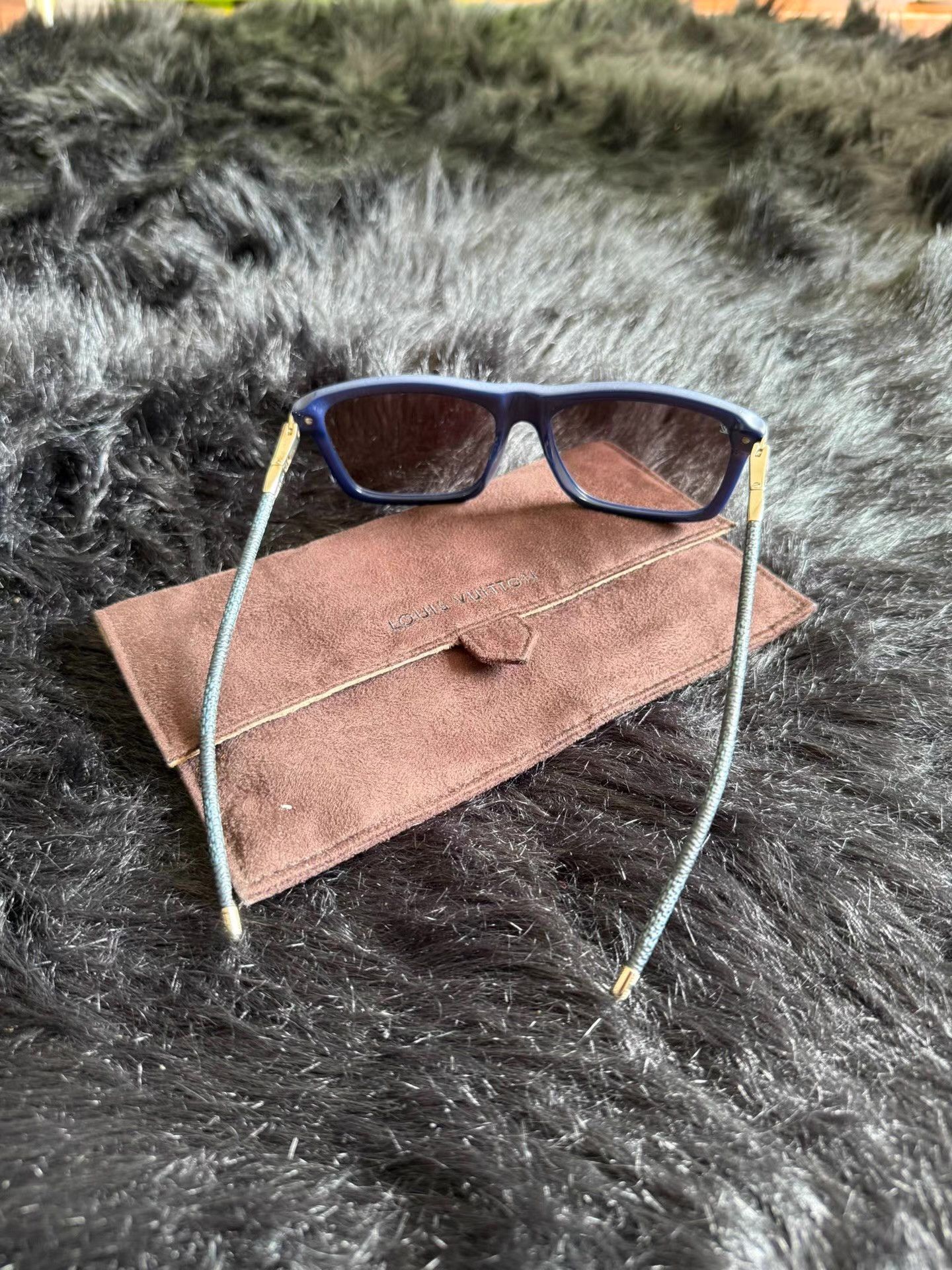 Louis Vuitton Louis Vuitton Portable Sunglasses Q17 Size ONE SIZE - 2 Thumbnail