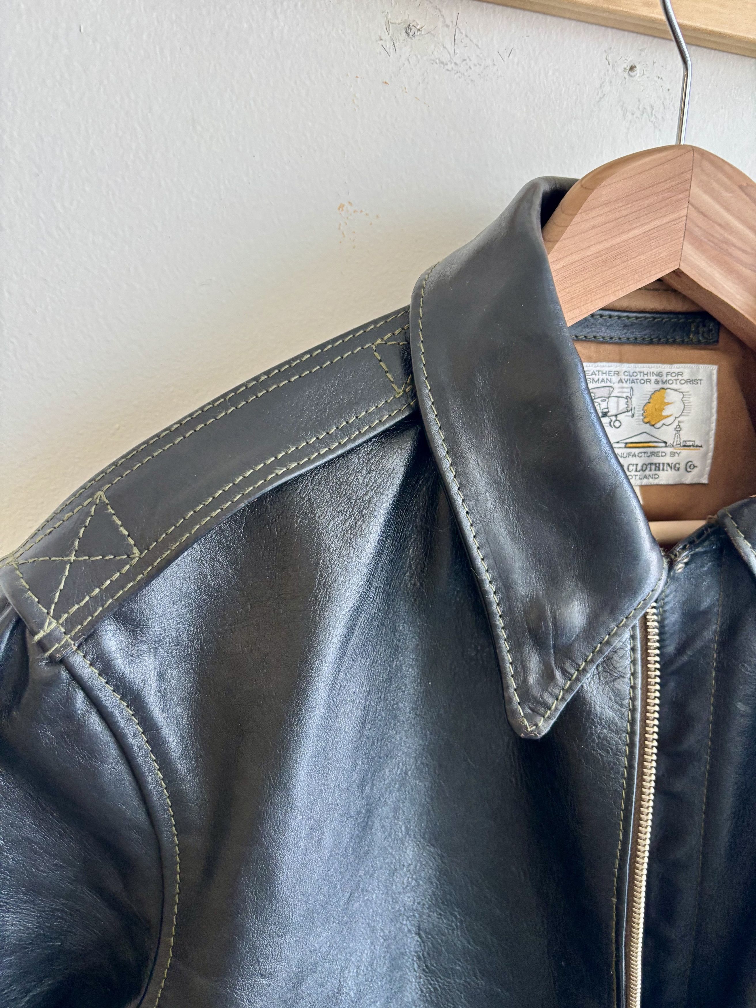 Aero Leathers Aero leather USAAF Type A-2 flight jacket Size US L / EU 52-54 / 3 - 5 Thumbnail
