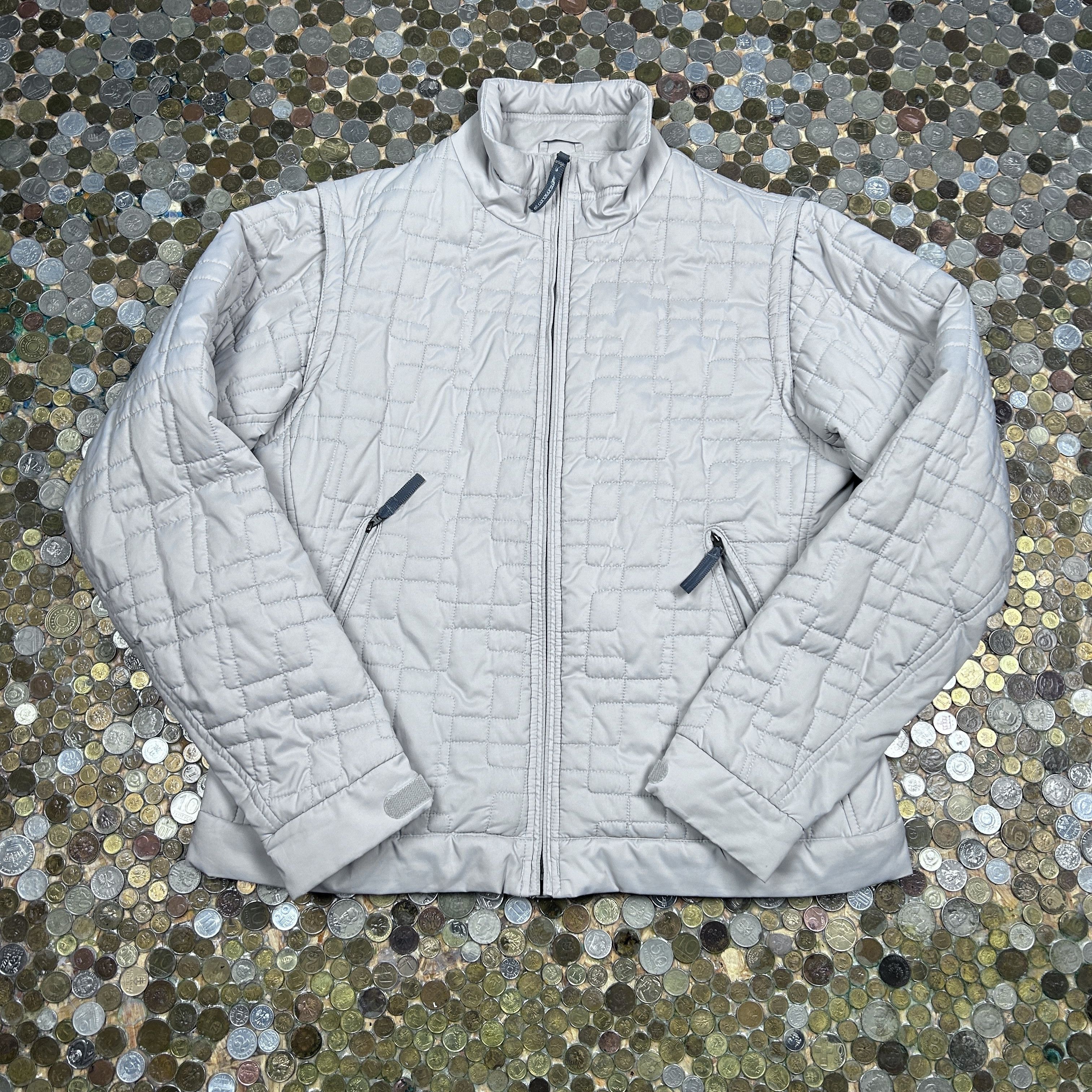 Nike ACG Nike ACG qualited jacket WMNS removable sleeve Size L / US 10 / IT 46 - 2 Thumbnail