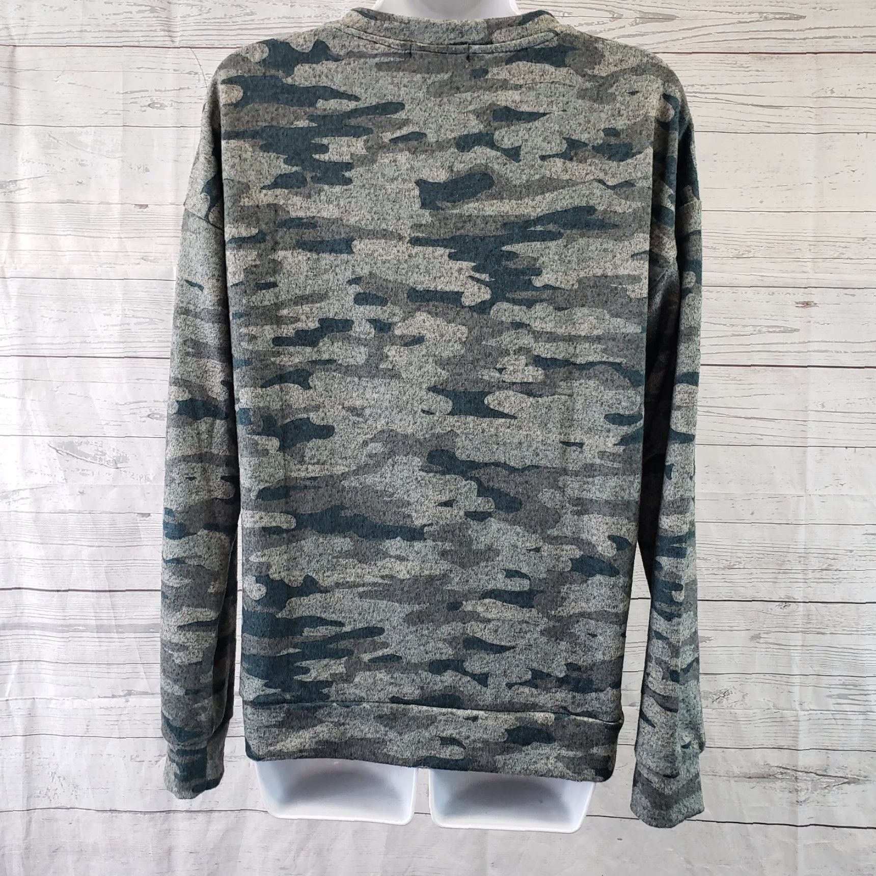 Vintage Carve Designs Womens Pullover Top Sz S Green Camo V-Neck Long Sleeve Blouse Size S / US 4 / IT 40 - 4 Thumbnail