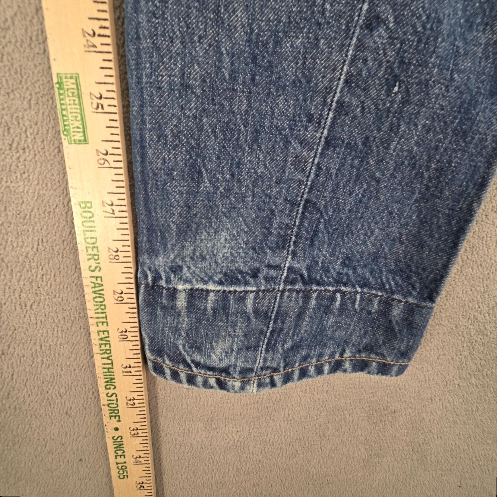 Levi's Levi's Jeans Mens 26x31 Medium Blue 0835 Pockets Vintage Size US 26 / EU 42 - 4 Thumbnail