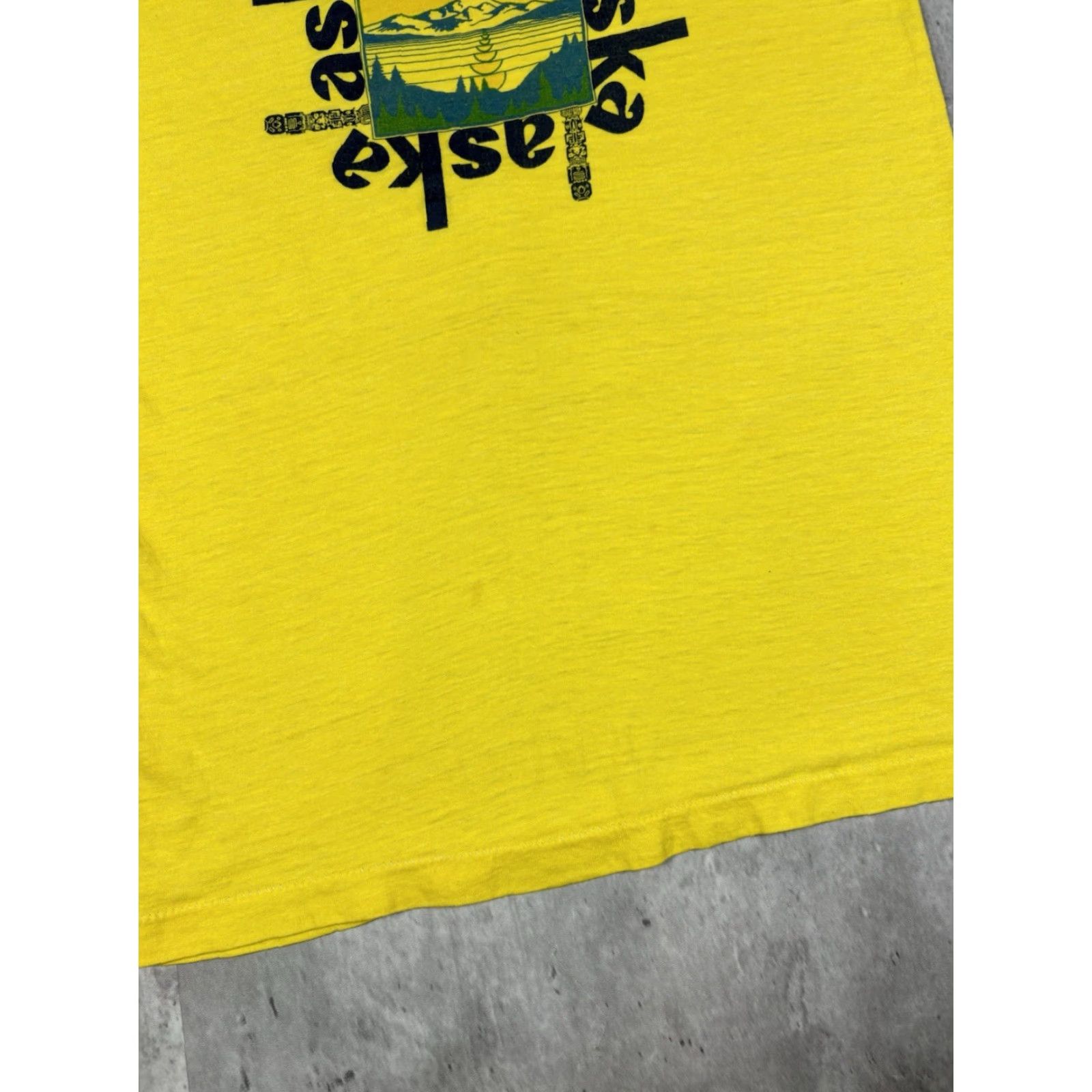 Fruit Of The Loom VINTAGE Fruit of the Loom Shirt 70s Alaska Nature Graphic Tee S Yellow Cotton Mens Short Sleeve Crew Neck History 80s 90s Nature Graphic VINTAGE Size US S / EU 44-46 / 1 - 4 Thumbnail