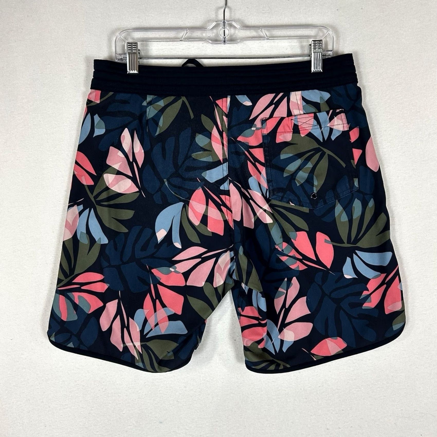 Old Navy Old Navy Board Shorts Men 32 Floral Palms Swimwear Beach Stretch Summer Regular Size Blue Pattern Bottom Mens Beachwear Size US 32 / EU 48 - 4 Thumbnail