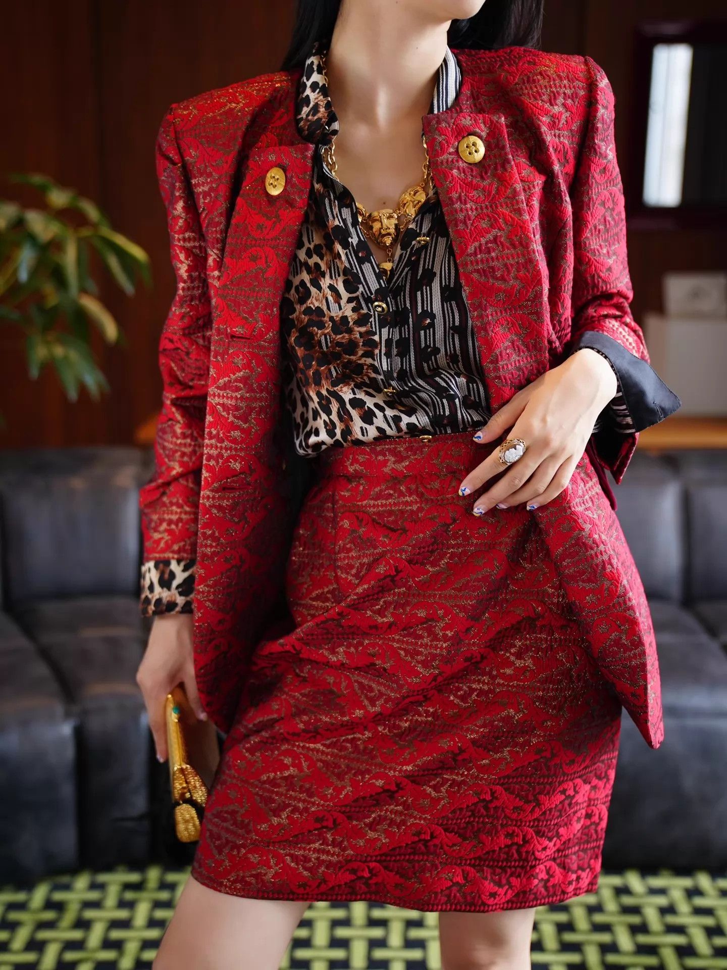 Givenchy Givenchy Vintage Red Gold Embossed Velvet Skirt Set 42/L Size M / US 6-8 / IT 42-44 - 7 Thumbnail