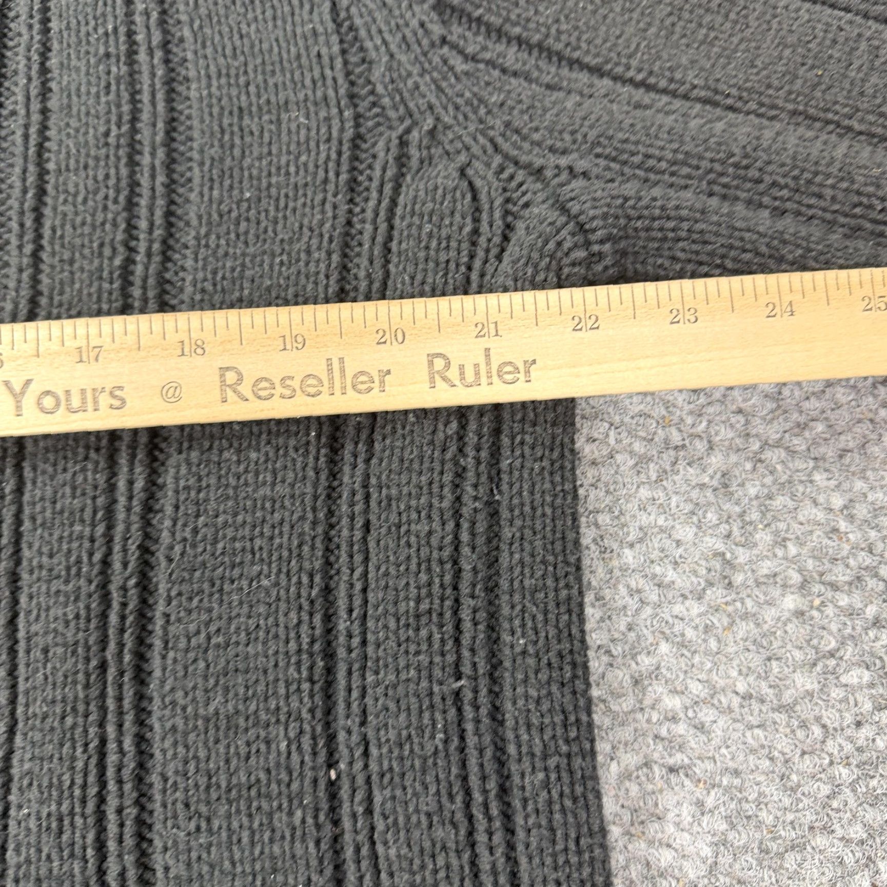 Express Express Mens XL Gray Cable-Knit Crewneck Pullover Sweater, Acrylic Cotton Blend, Ribbed, Pullover, Knit, Solid, 60 Day Return Policy, Ships Fast Size US XL / EU 56 / 4 - 6 Thumbnail