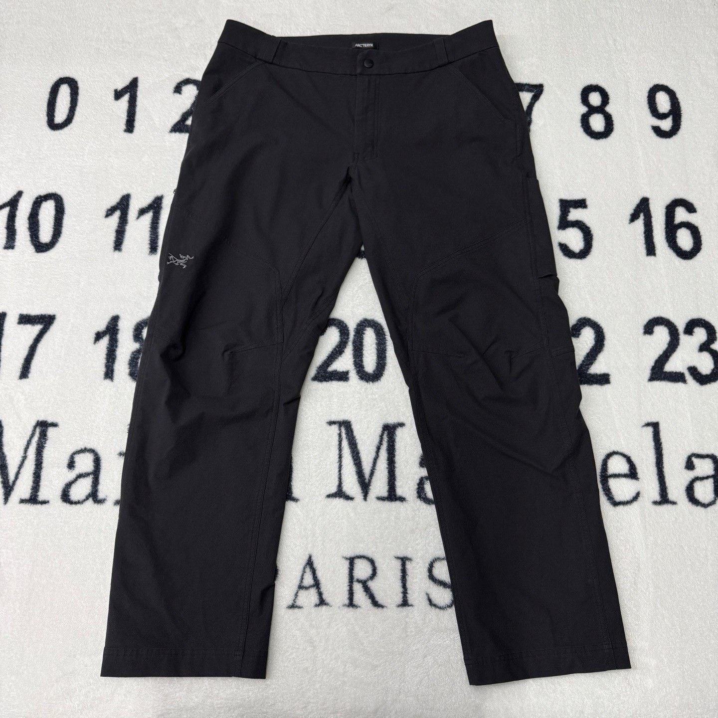 Arc'teryx Arc'teryx Casual Cotton Black Casual Pants 36 Men Size US 36 / EU 52 - 1 Thumbnail