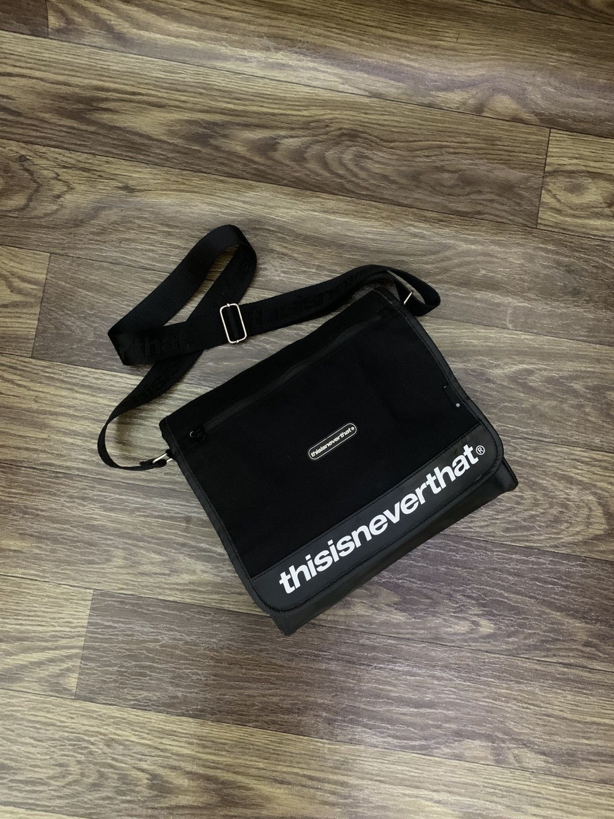 thisisneverthat Japan Vintage Sling Bag THISISNEVERTHAT Size ONE SIZE - 2 Thumbnail