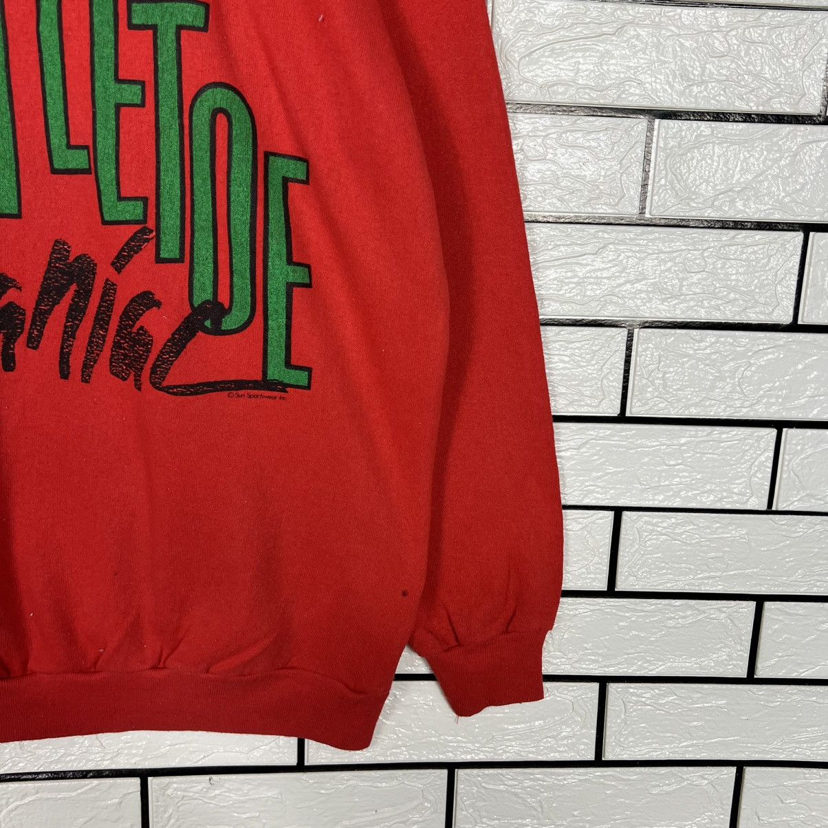 Vintage 80s MISTLETOE MANIAC Big Logo Crewneck Sweatshirt #4003-C182 Size US L / EU 52-54 / 3 - 8 Thumbnail
