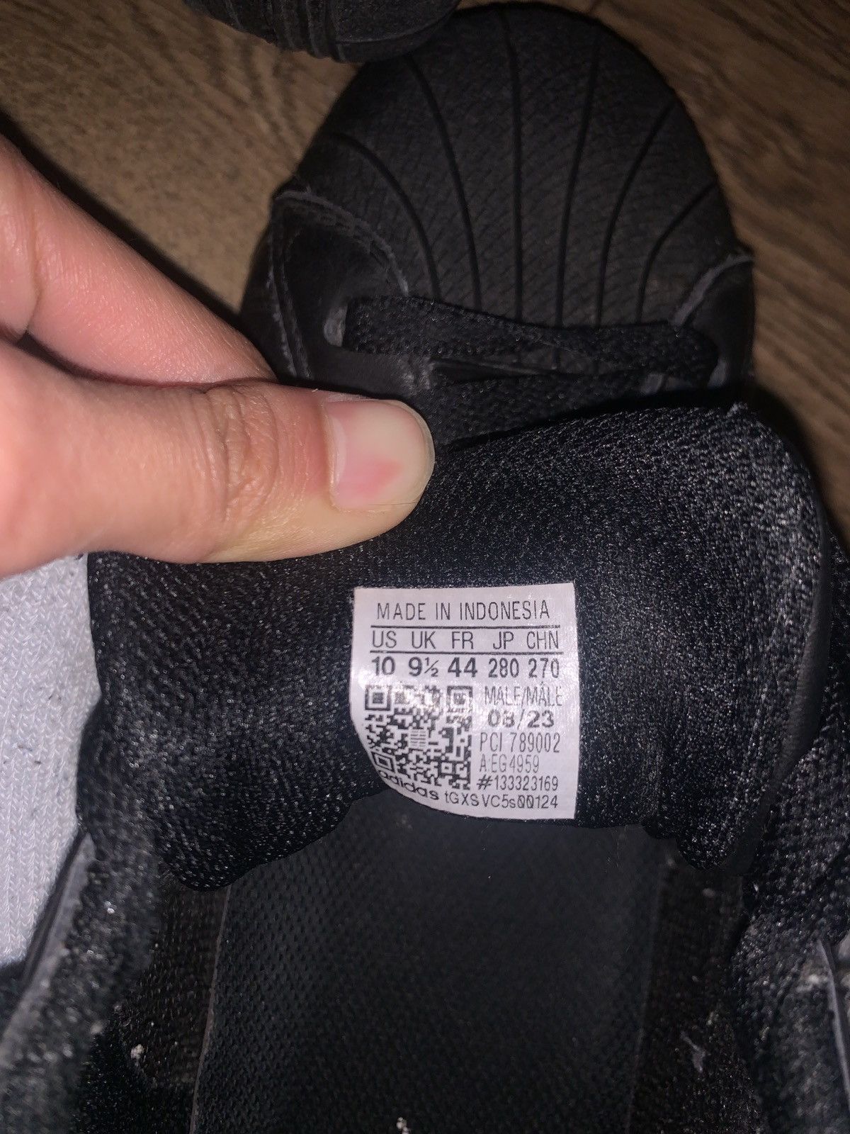 Adidas Adidas Superstars Size US 10 / EU 43 - 6 Thumbnail