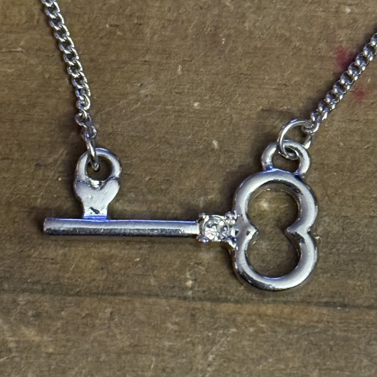 Other Silver tone dainty skeleton key necklace Size ONE SIZE - 3 Thumbnail