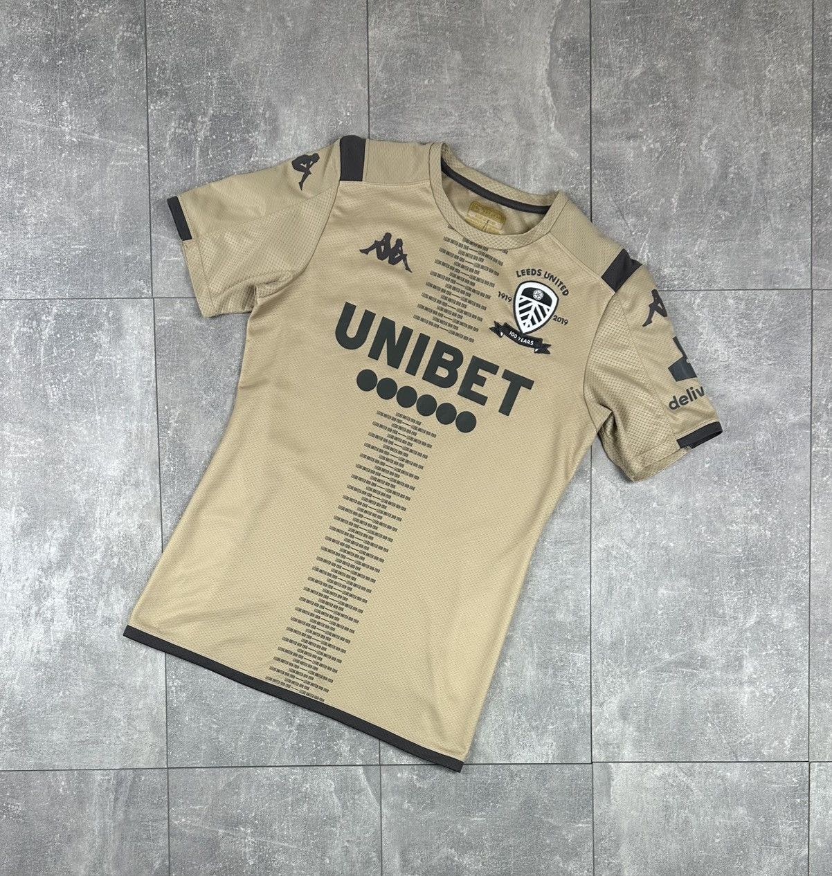 Kappa Kappa Leeds United 2019/20 Training 100 Years Jersey Size US M / EU 48-50 / 2 - 1 Thumbnail