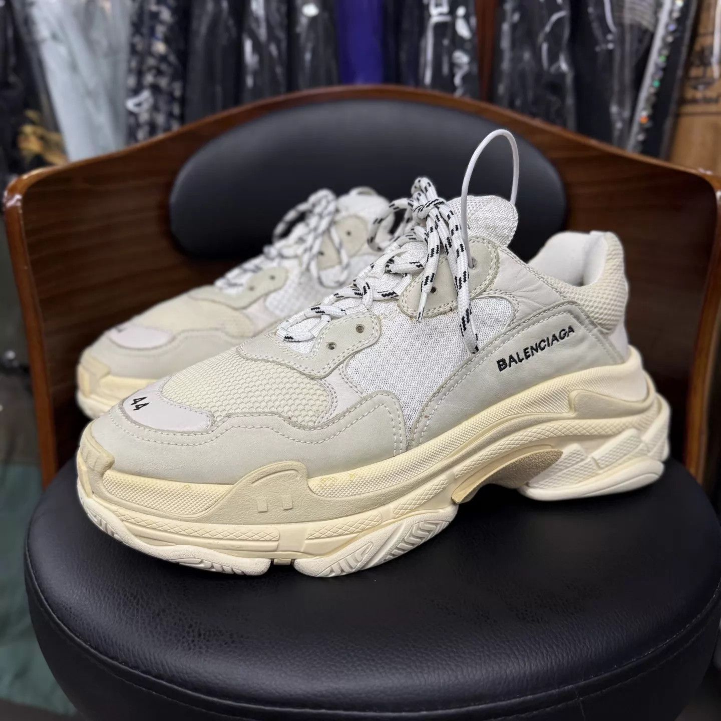 Balenciaga Balenciaga Triples OG White 44 EU Lightly Used Excellent Size US 11 / EU 44 - 1 Thumbnail