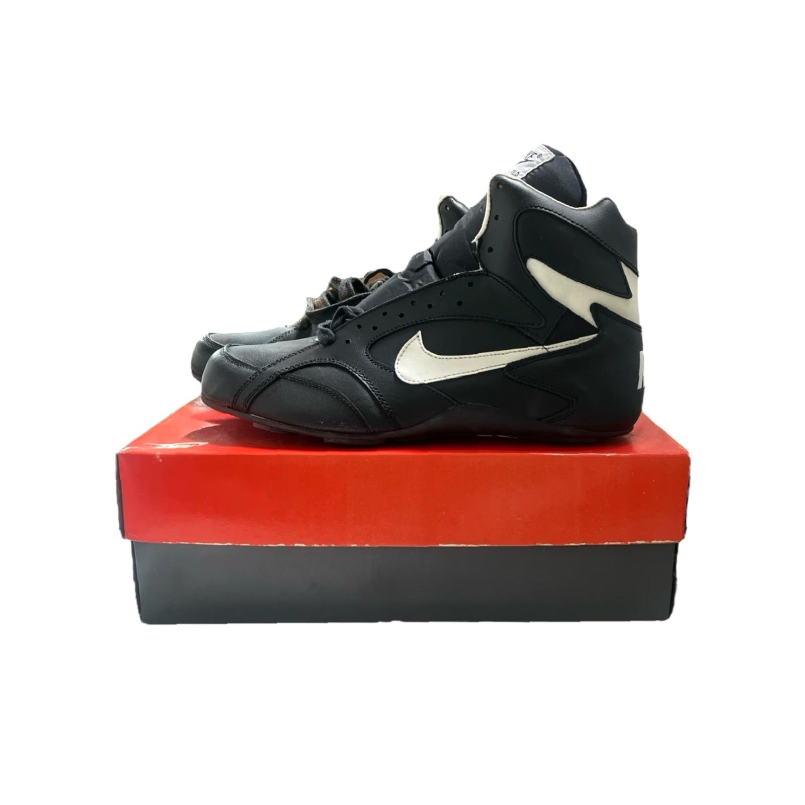 Nike VINTAGE Nike Field Football Cleats High Top Shoes Mens 9 Black 1993 NIB NOS Nike Field Cleats Mens 1993 Size US M / EU 48-50 / 2 - 2 Thumbnail