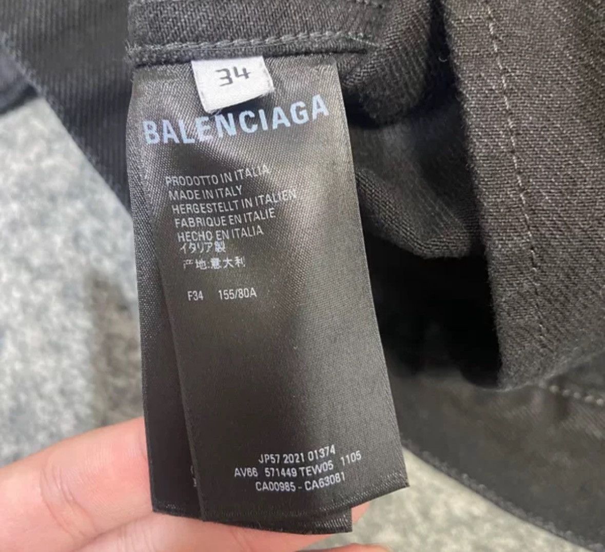 Balenciaga Balenciaga back rhinestone logo jacket2412-Nextarrow Size US S / EU 44-46 / 1 - 4 Thumbnail
