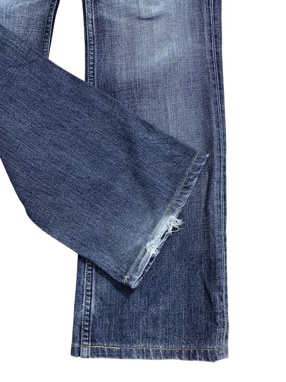 Levi's Levi’s Faded Wash Whiskers Style Flare Jeans Size US 30 / EU 46 - 7 Thumbnail