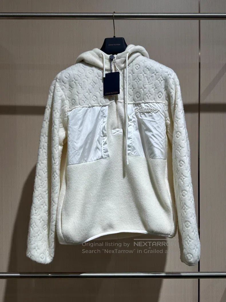 Louis Vuitton Louis Vuitton 26 New Classic lambswool hooded long sleeve Size US L / EU 52-54 / 3 - 1 Thumbnail