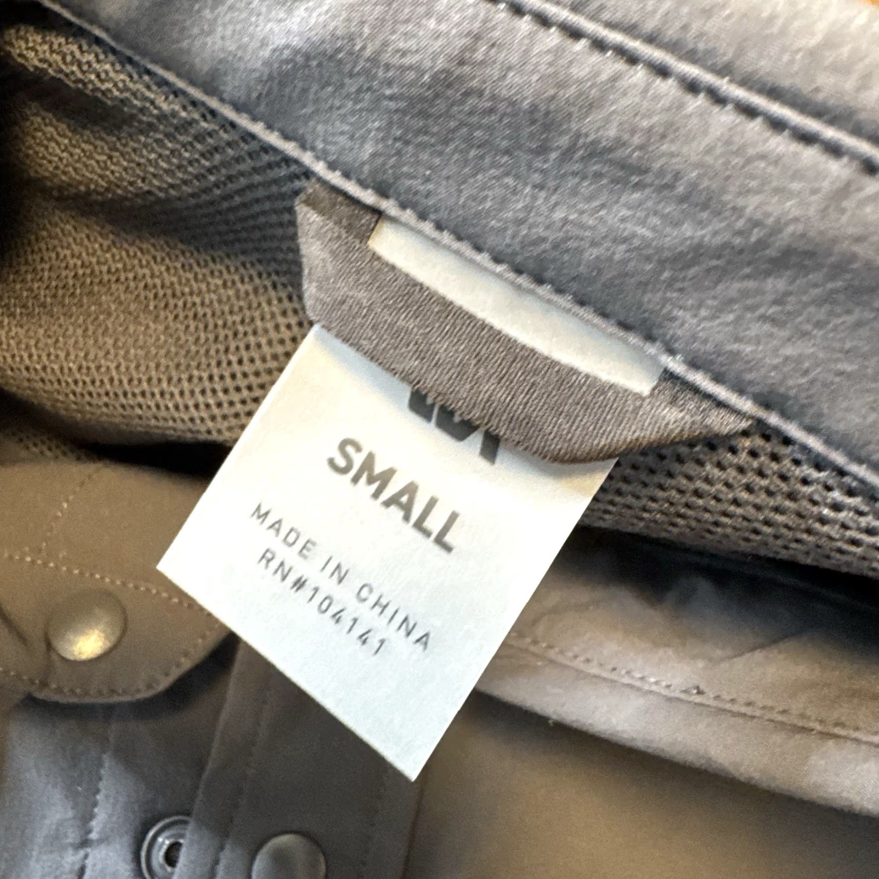 Vintage VRST Shirt Jacket Men Small Packable Snap Button Up Gray Zip Chest Pocket Long Sleeve Button-Down Collar Mens Regular Size US S / EU 44-46 / 1 - 4 Thumbnail