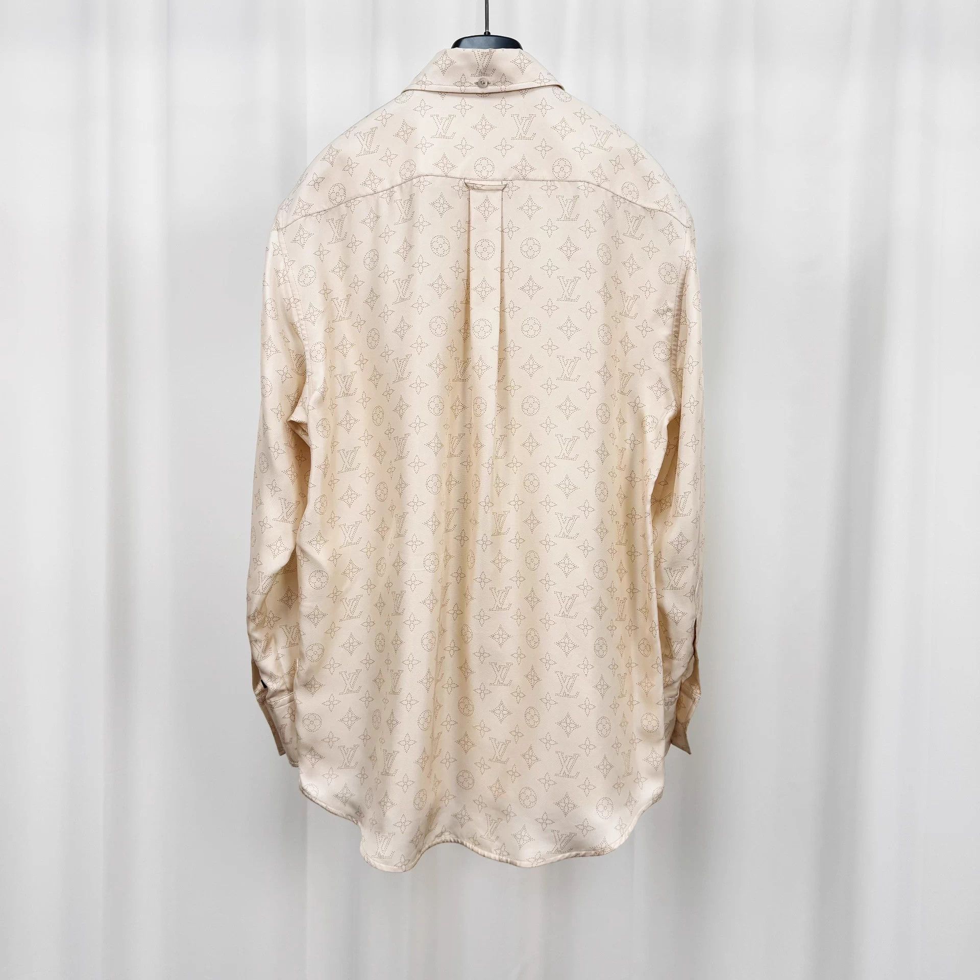 Louis Vuitton LV 24FW Monogram All Over Silk Shirt 36 98 New Size XS / US 0-2 / IT 36-38 - 2 Thumbnail