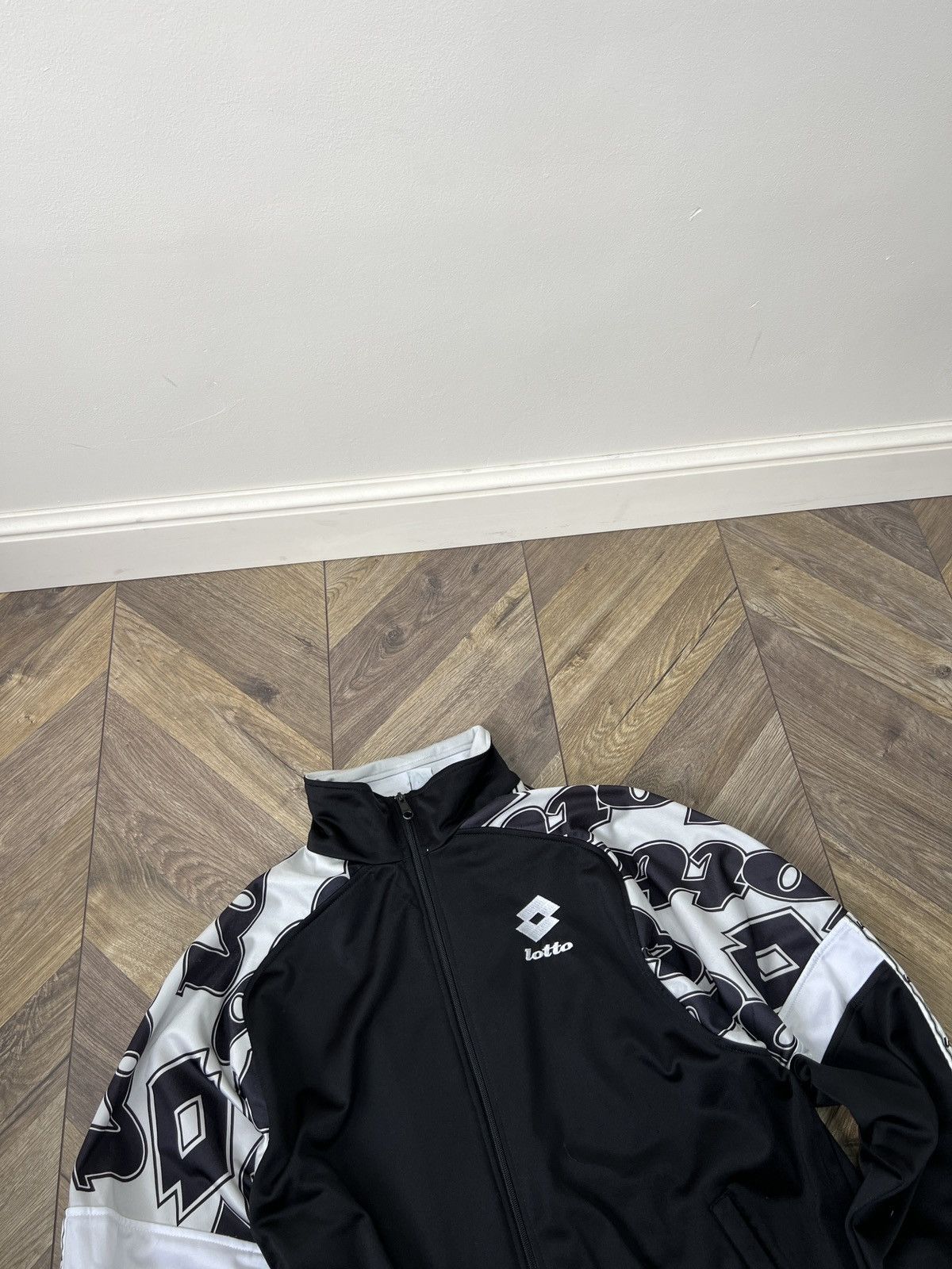 Lotto Sport Vintage Lotto Track Jacket black white big logo sport 90s Size US L / EU 52-54 / 3 - 5 Thumbnail
