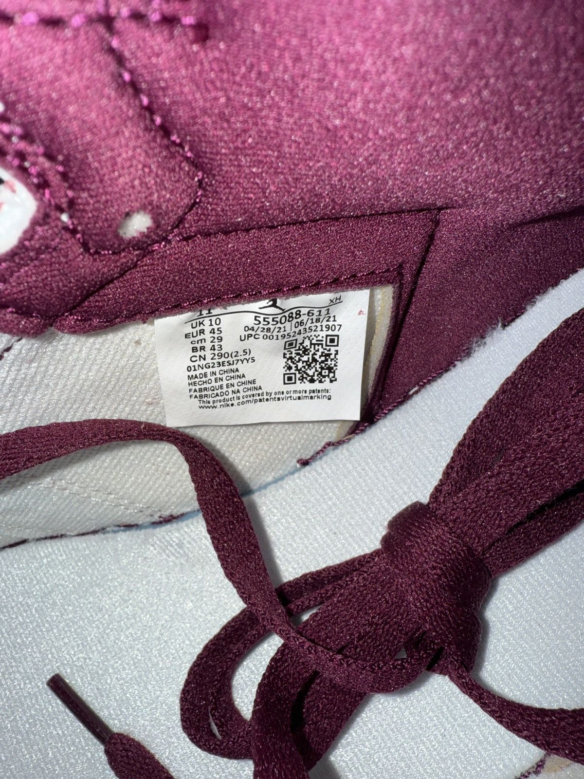 Jordan Brand × Nike Jordan 1 Retro High OG Bordeaux Size US 11 / EU 44 - 6 Thumbnail
