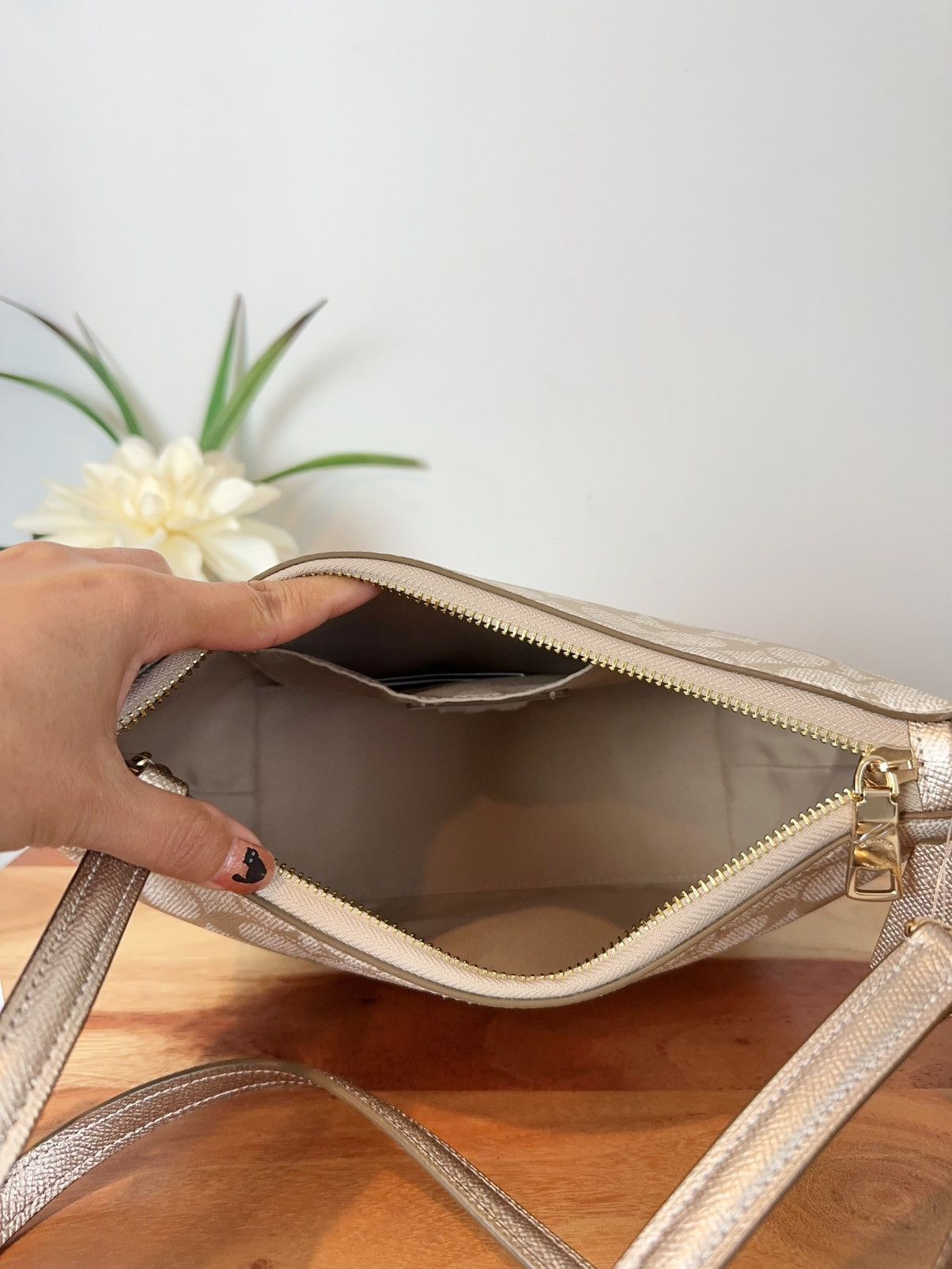Coach NWT Coach Zip Top Shoulder Bag In Signature Canvas Size ONE SIZE - 5 Thumbnail