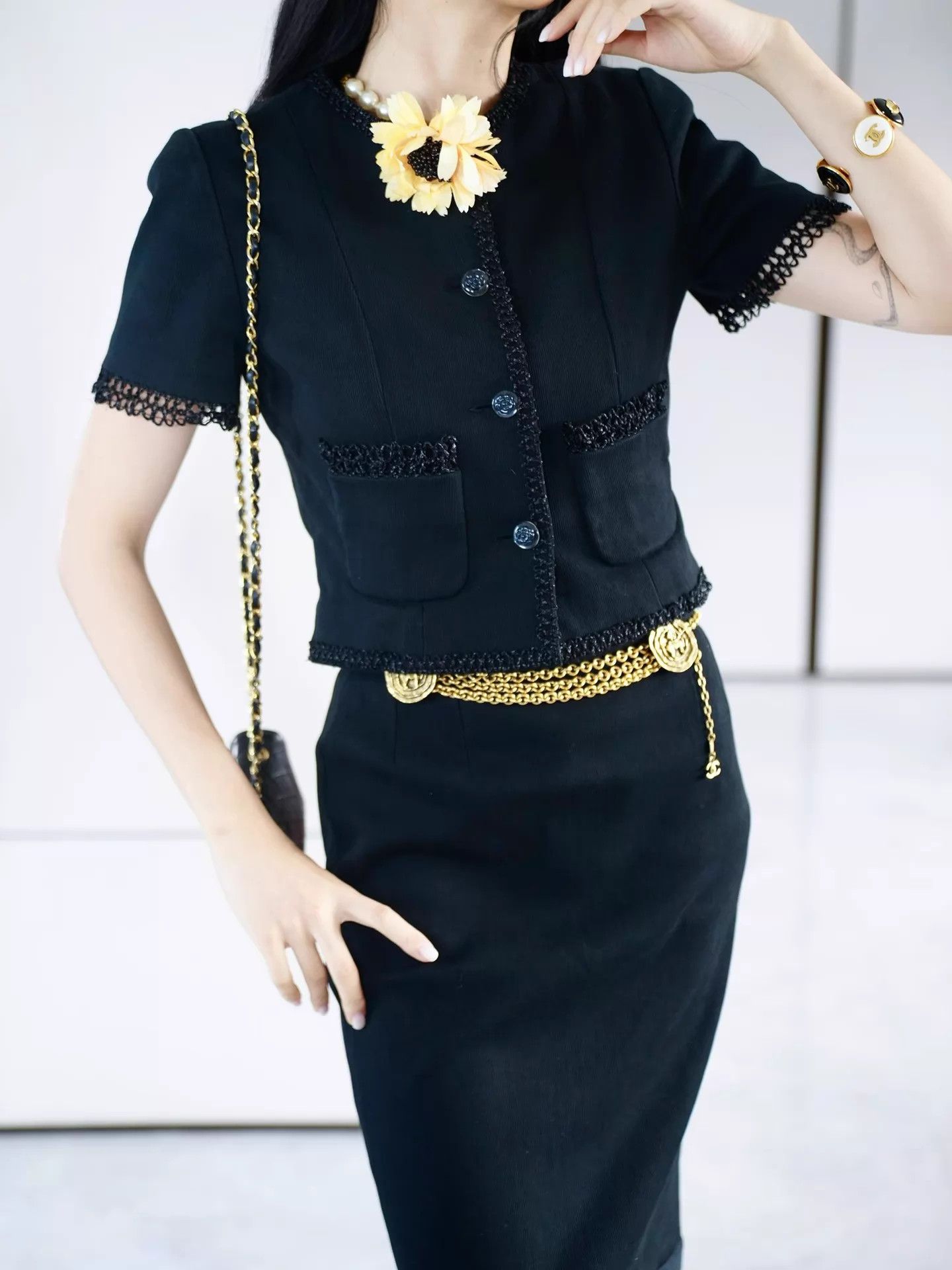 Chanel Chanel 1992ss Black Camellia Button Short Cardi & Skirt Set Size M / US 6-8 / IT 42-44 - 2 Thumbnail