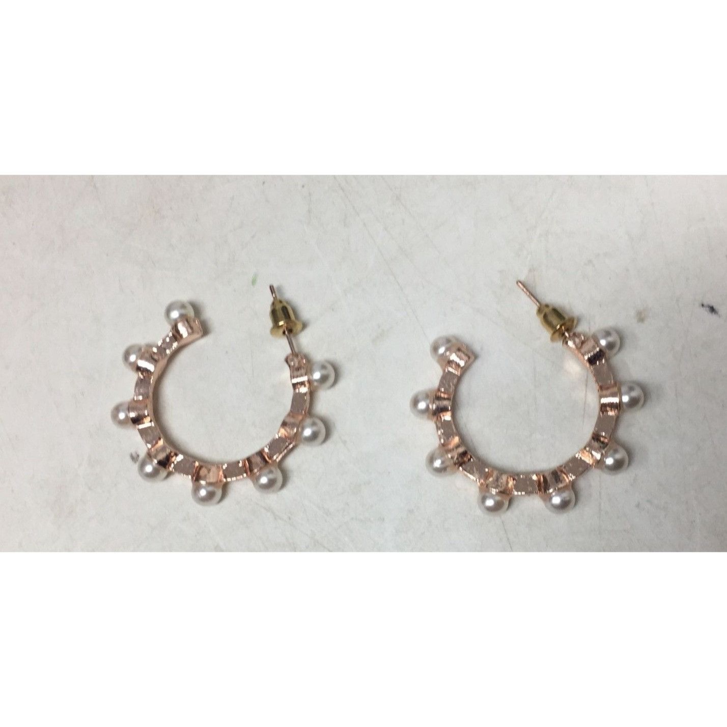Other Women's Rose Gold Hoop Earrings with White Faux Pearls Size ONE SIZE - 5 Thumbnail