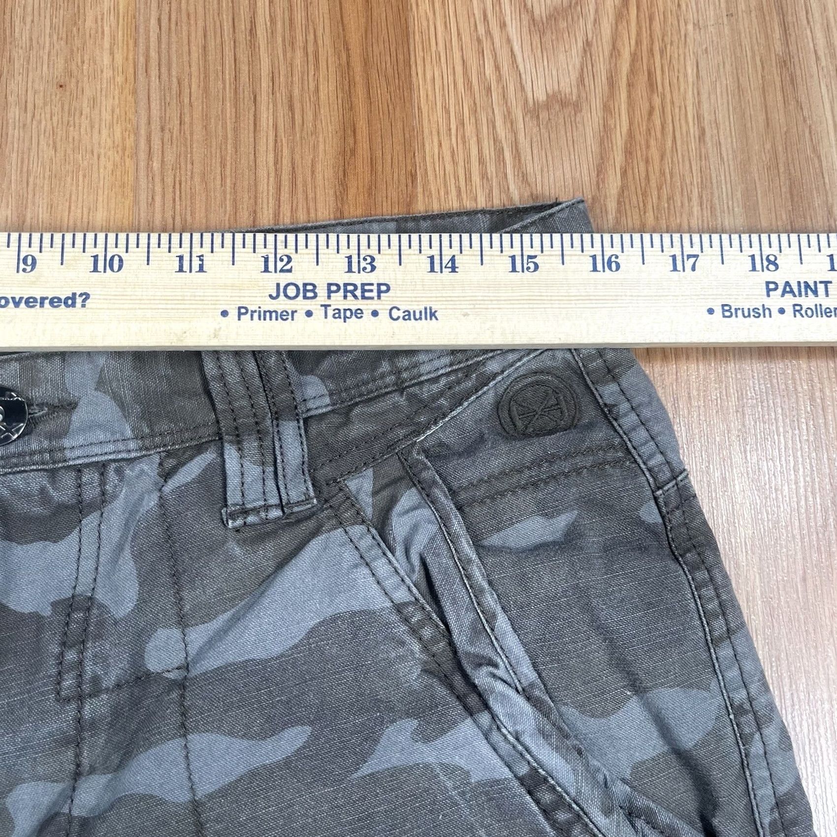 Vintage Helix Pants Mens Size 30W x 32L Slim Taper Flat Front Khaki Slacks Green Camouflage Pocketed Regular Waist 30x32 Mens Size US 30 / EU 46 - 4 Thumbnail