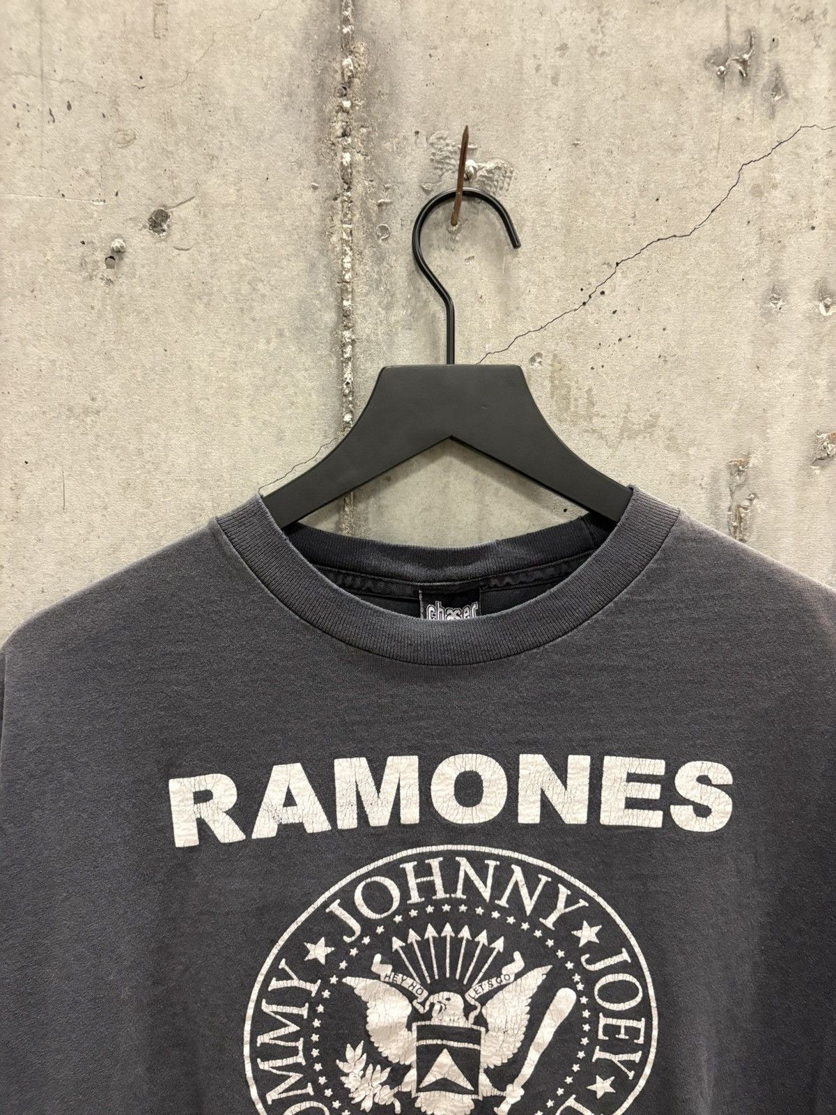 Band Tees Vintage Ramones Shirt Faded Distressed Grunge Band Thrashed Size US XL / EU 56 / 4 - 6 Thumbnail
