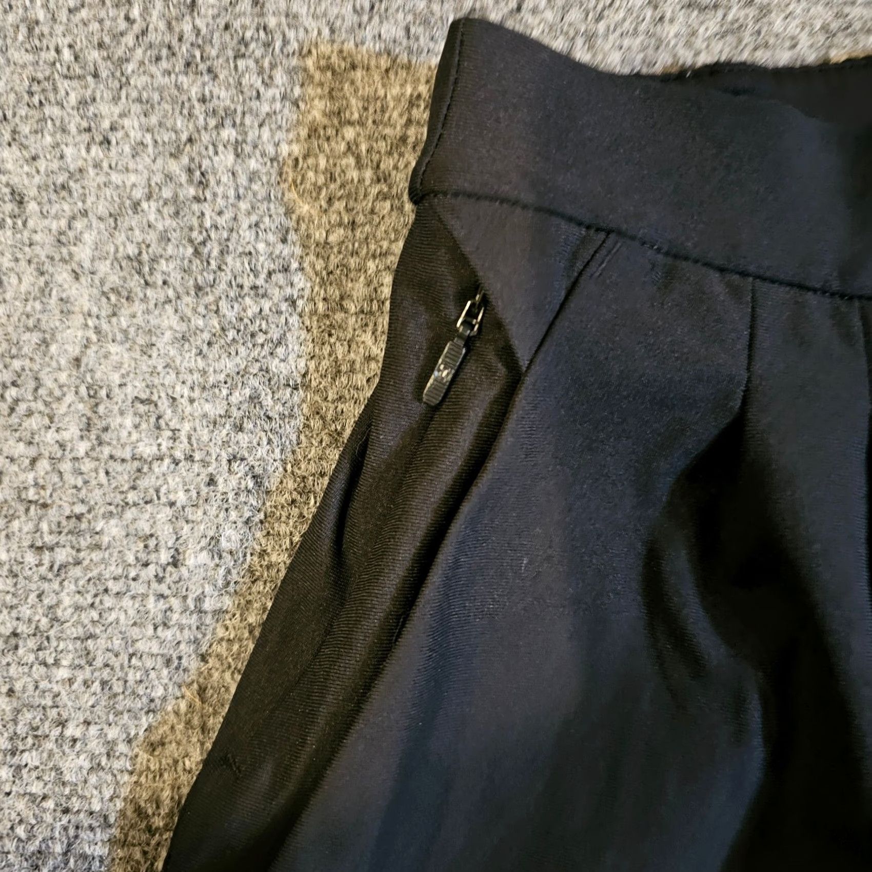 Lululemon Lululemon Pants Womens 2 Black Essential High Rise Trouser Stretch Pull On Taper Size 26" / US 2 / IT 38 - 3 Thumbnail