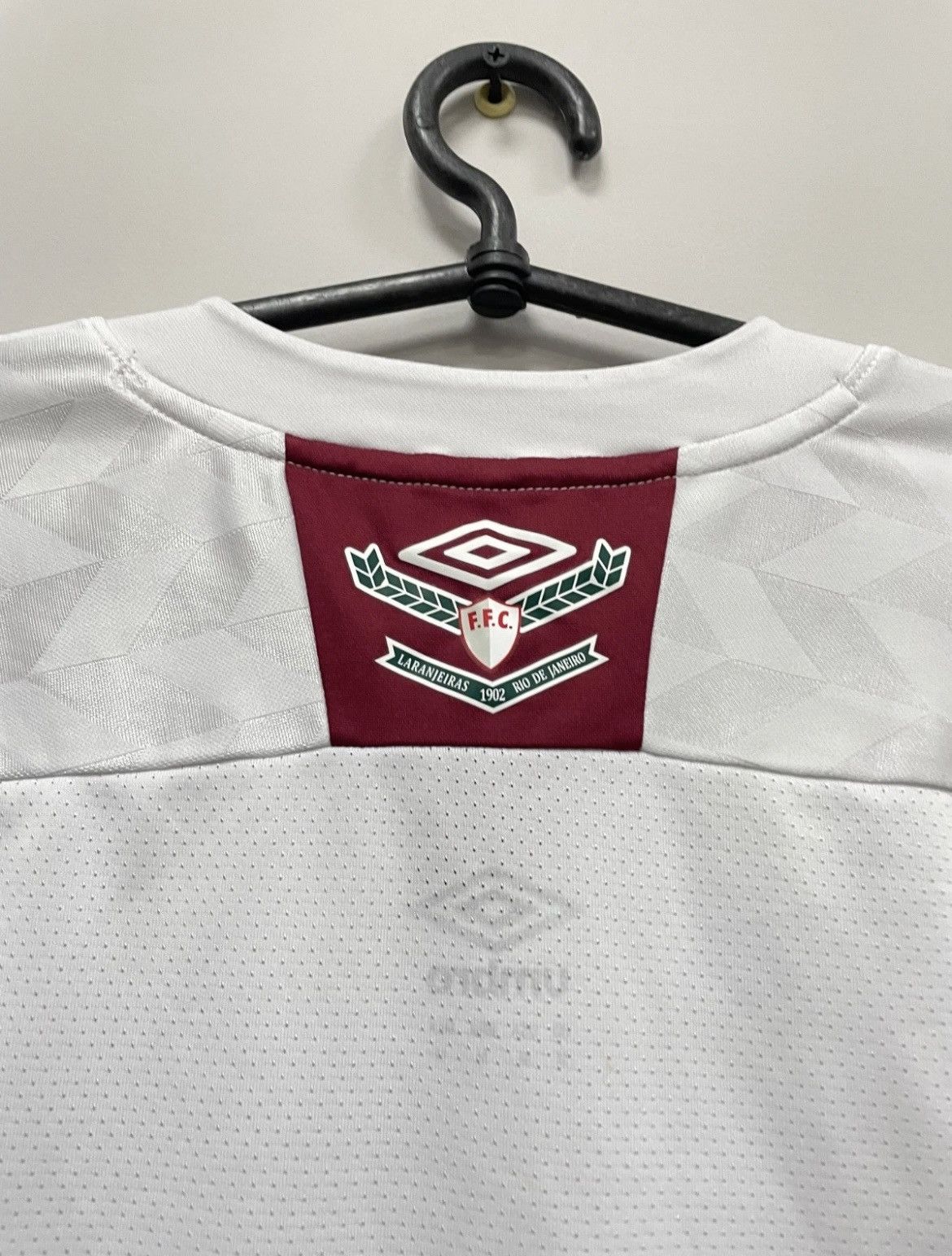Umbro Fluminense 2020/2021 Away Football Shirt Soccer Jersey Umbro Size US M / EU 48-50 / 2 - 7 Thumbnail