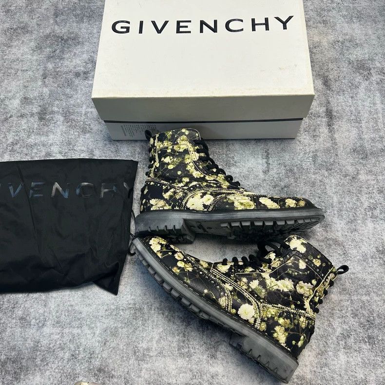 Givenchy Givenchy Distressed floral painted boots Size US 8 / EU 41 - 2 Thumbnail