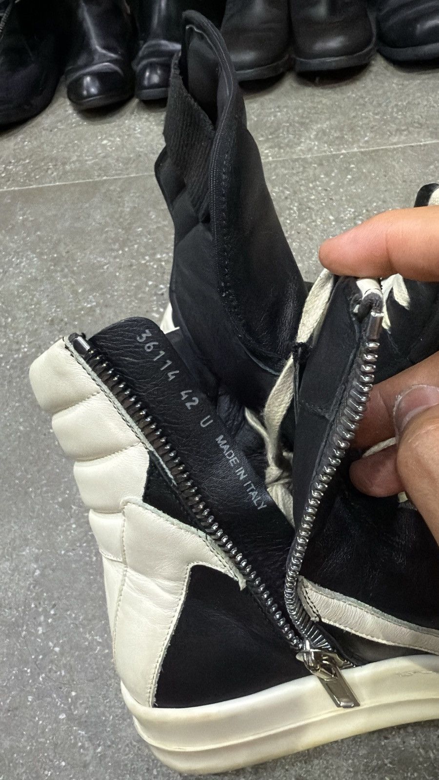 Rick Owens Rick Owens F/W 22’ Strobe Milk/Black Geobasket Size US 9 / EU 42 - 5 Thumbnail