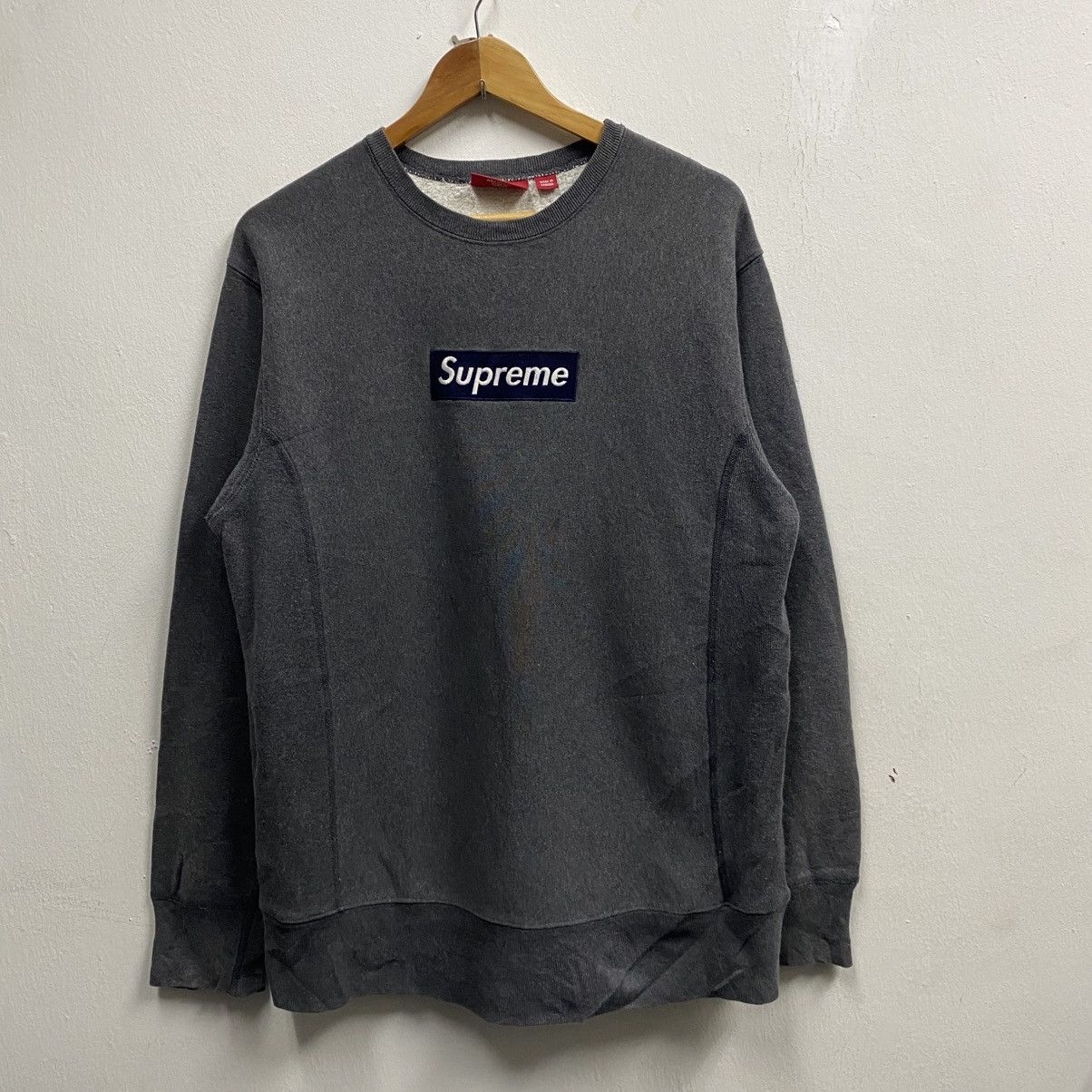 Supreme 1999 Supreme Navy on Dark Grey Box Logo Crewneck Sweatshirt Size US M / EU 48-50 / 2 - 1 Thumbnail