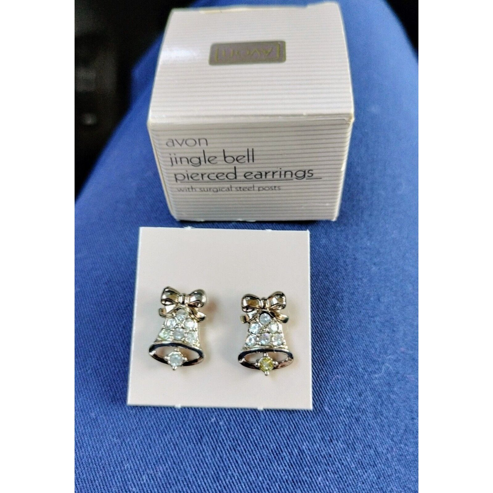 Vintage Vintage Avon 1991 Pierced Earrings Jingle Bells Christmas Si Size ONE SIZE - 19 Thumbnail
