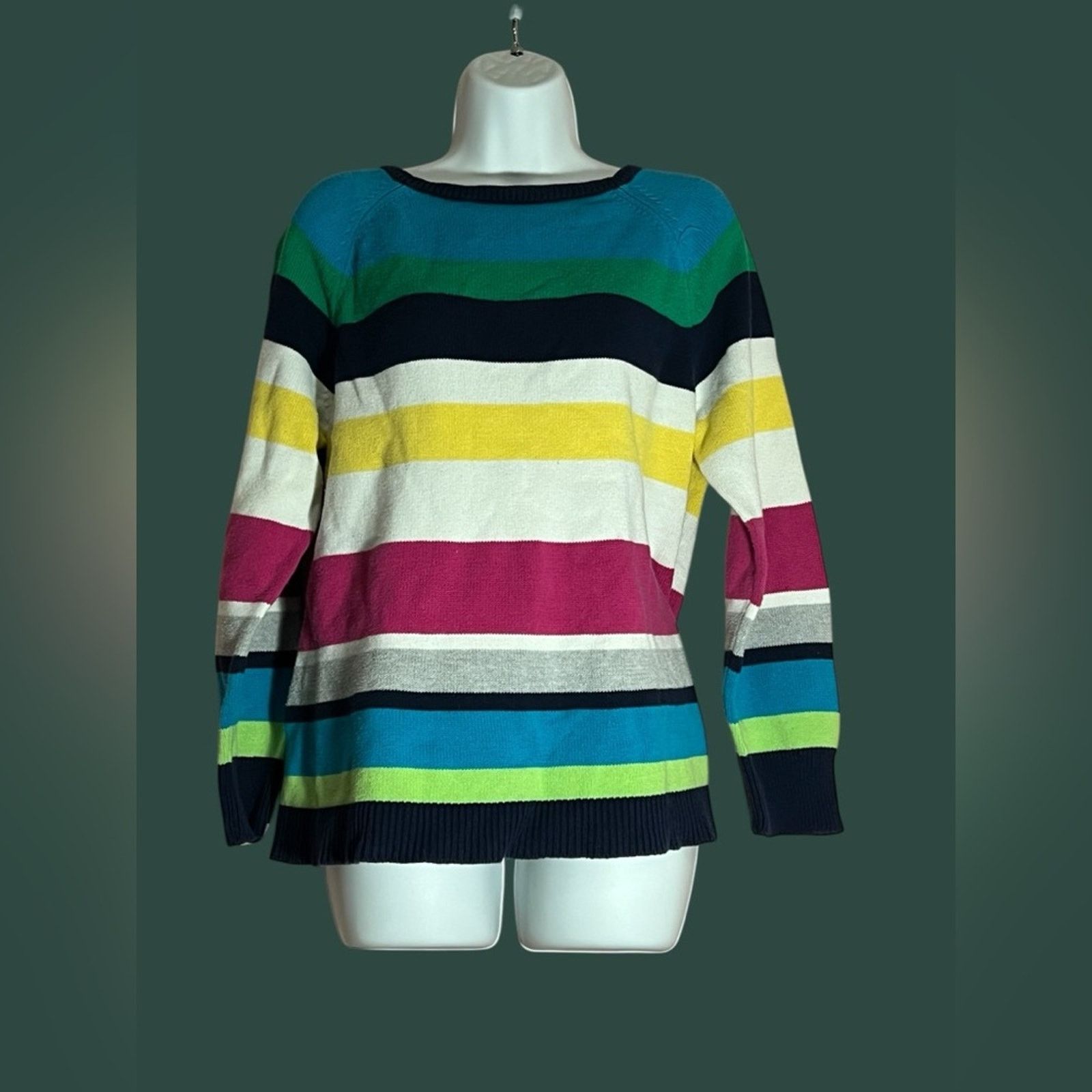Gap Sweater Weather 4-Seater Bundle – Sizes L & XL Size L / US 10 / IT 46 - 2 Thumbnail