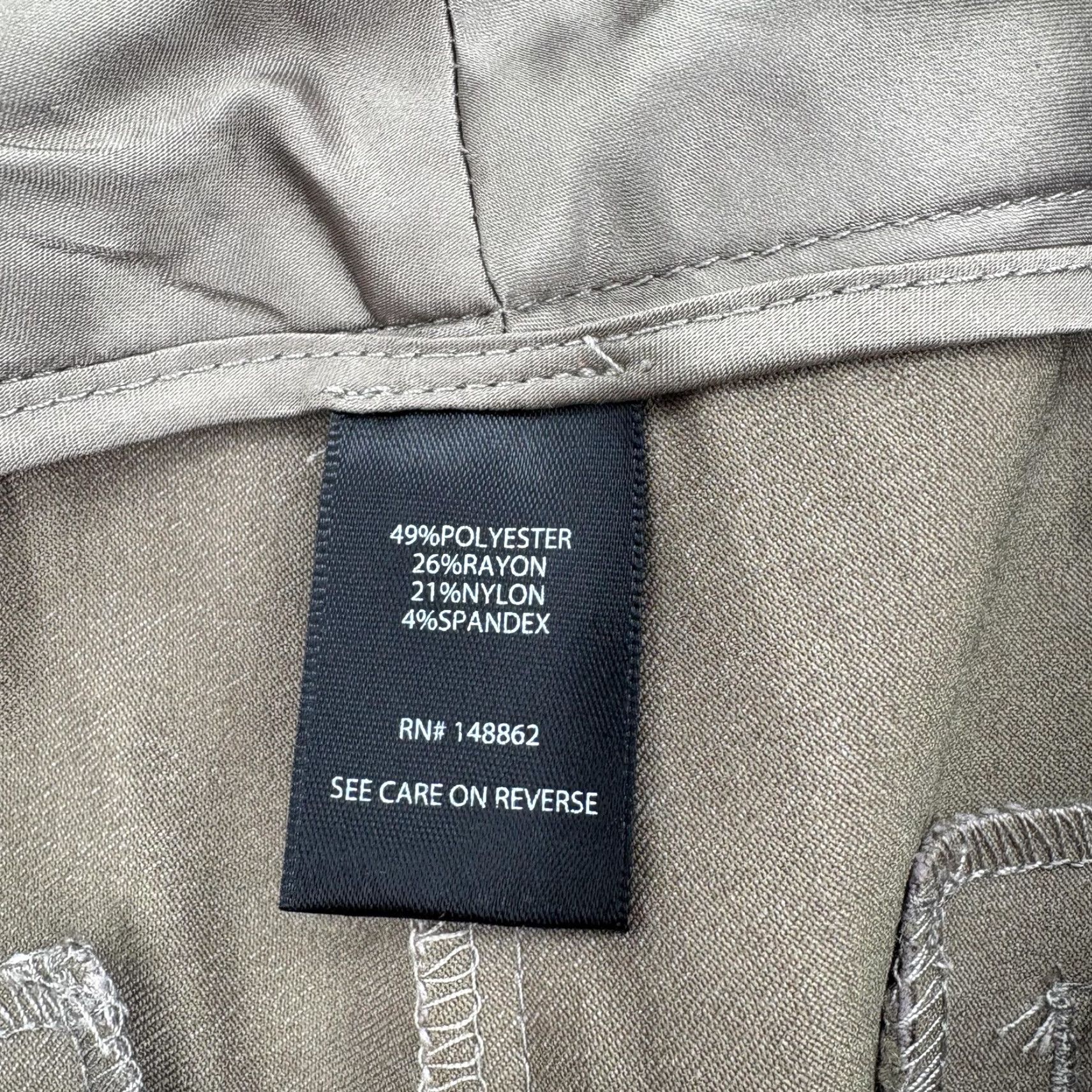 Torrid Torrid Relaxed Trouser Pants Womens 28 Beige Straight Leg Stretch Twill Career Dress Pants Vsnt? Size 28" / US 6 / IT 42 - 6 Thumbnail