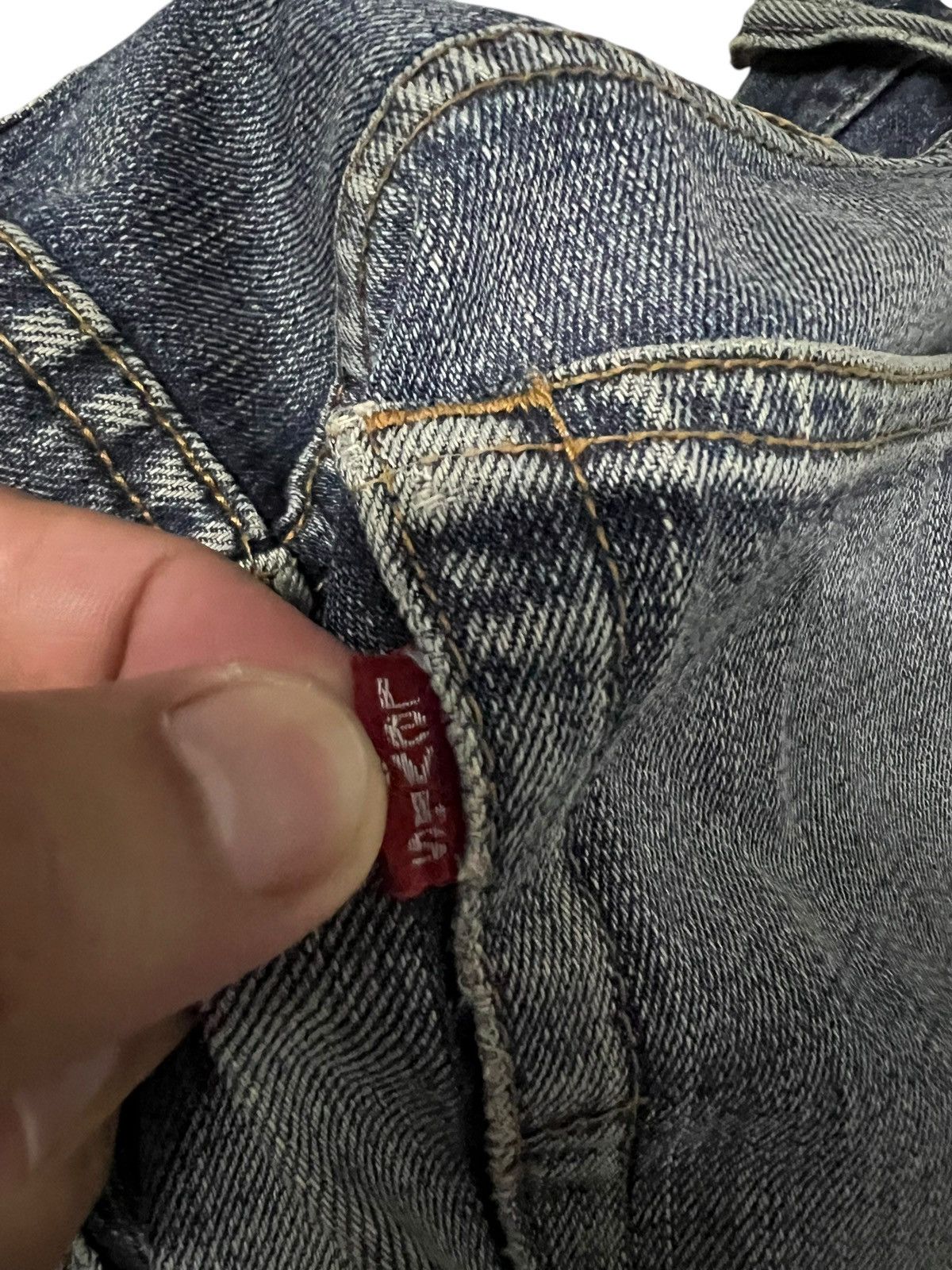 Levi's Vintage Levi’s 505-03 Faded Distress Jean Size US 34 / EU 50 - 21 Thumbnail