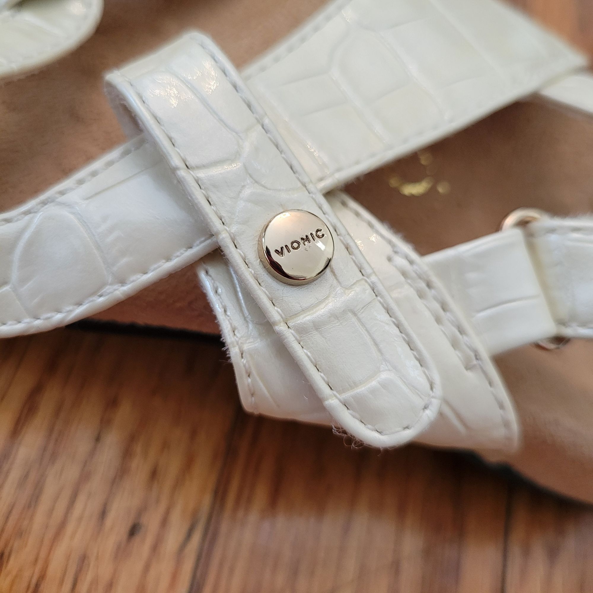 Vionic Vionic Cream Crocodile Embossed Open Toe Sandals 6 PAROS Bac Size US 6 / IT 36 - 8 Thumbnail